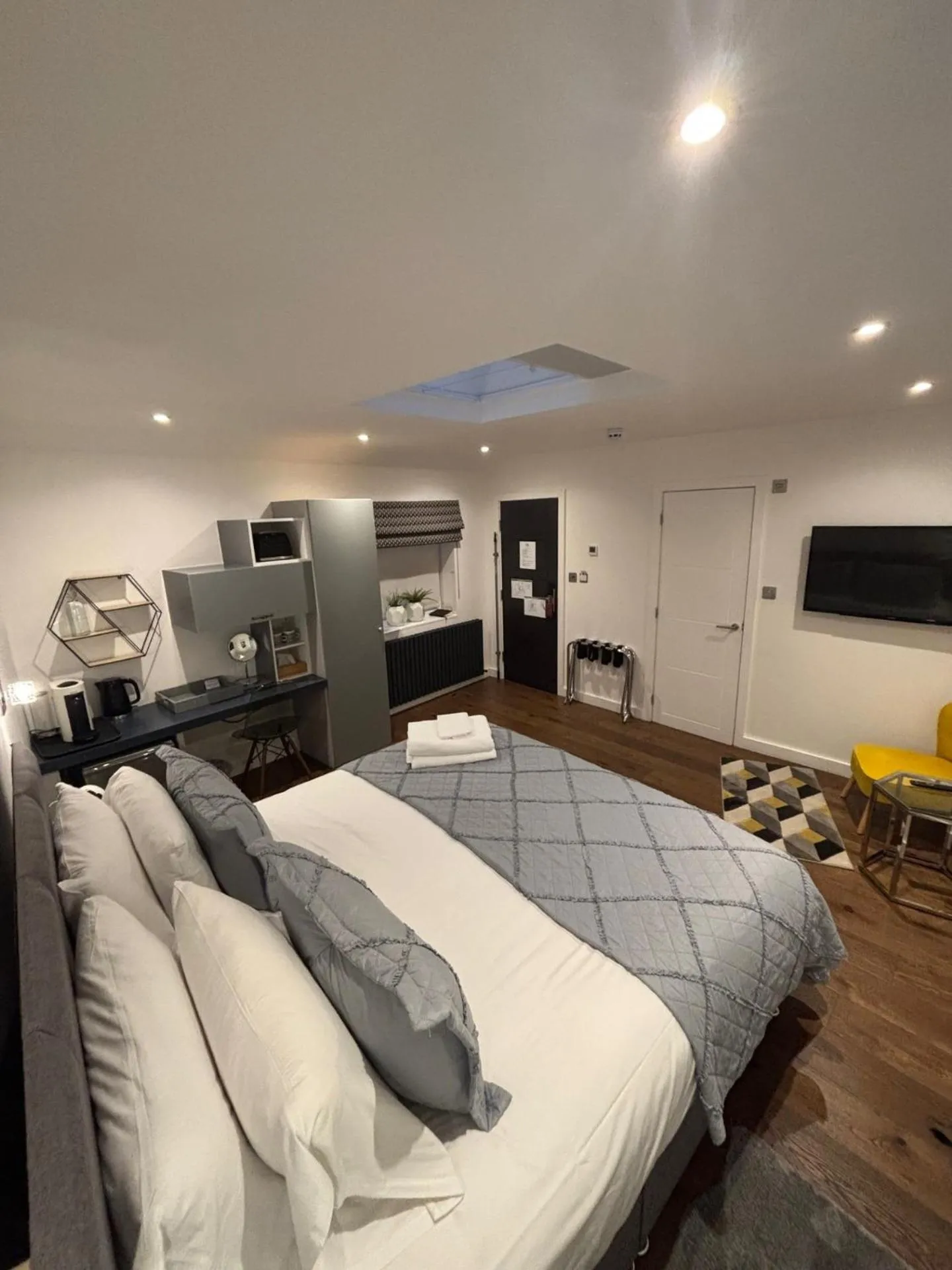 Bedroom, Bed in The Cherry Tree Hotel