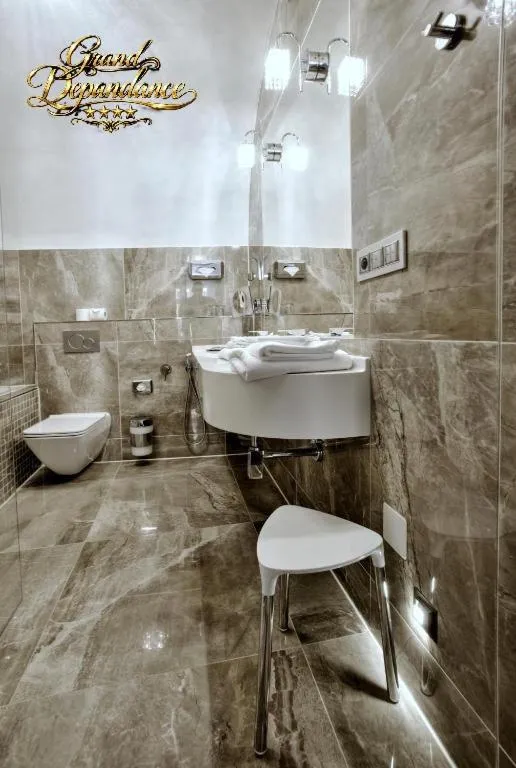 Shower in Hotel Grand