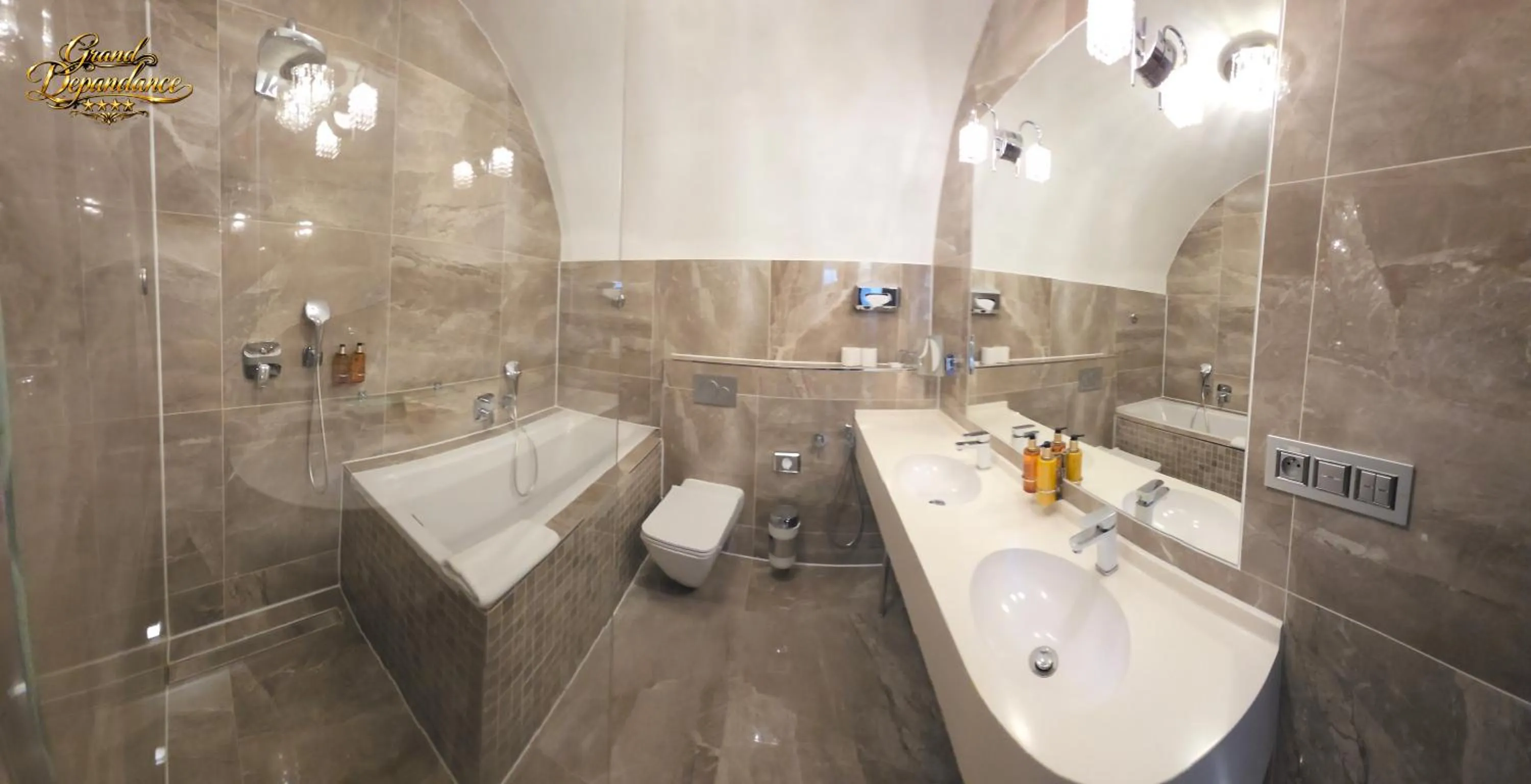 Shower in Hotel Grand