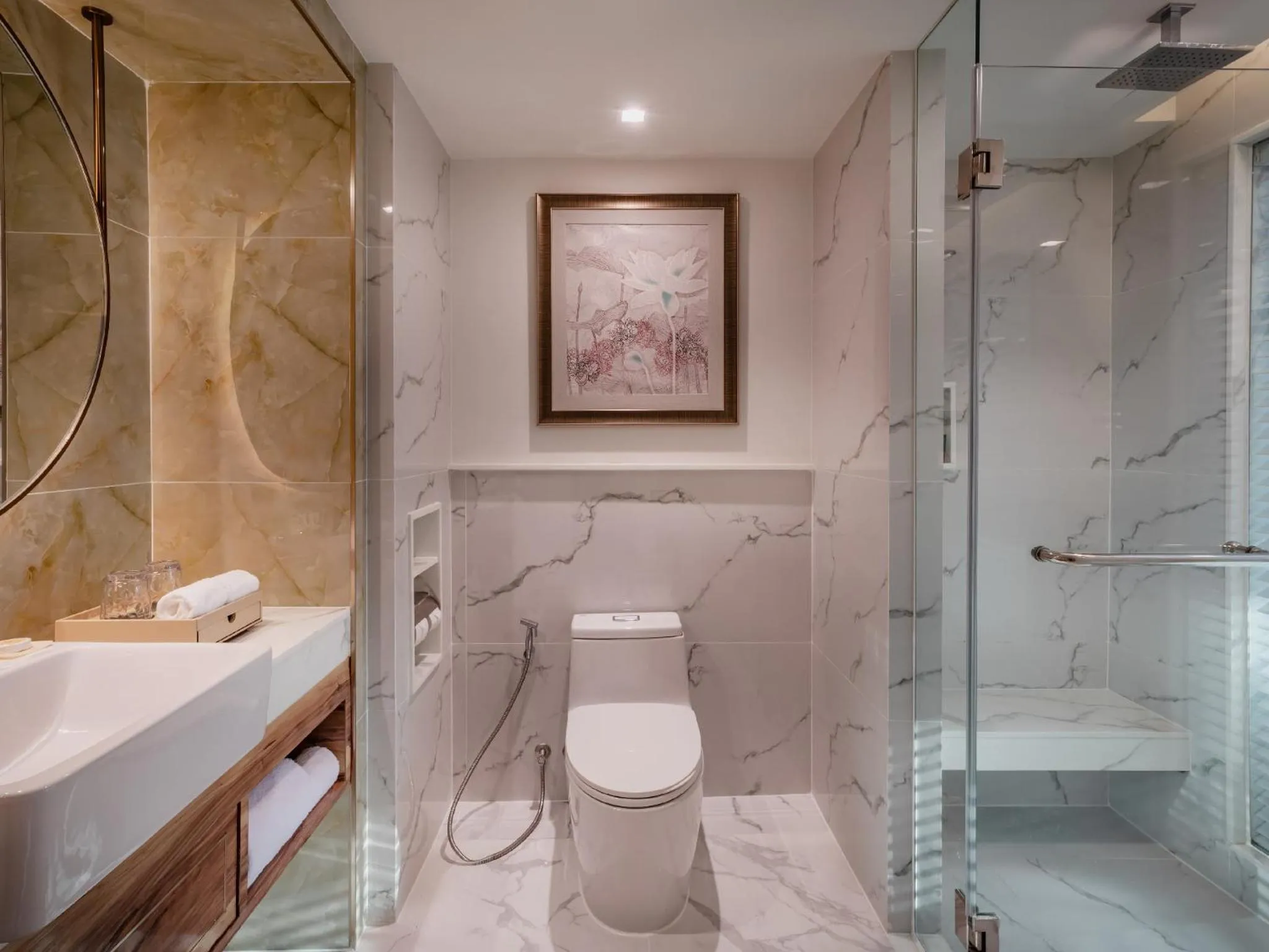 Toilet in Aira Hotel Bangkok Sukhumvit 11