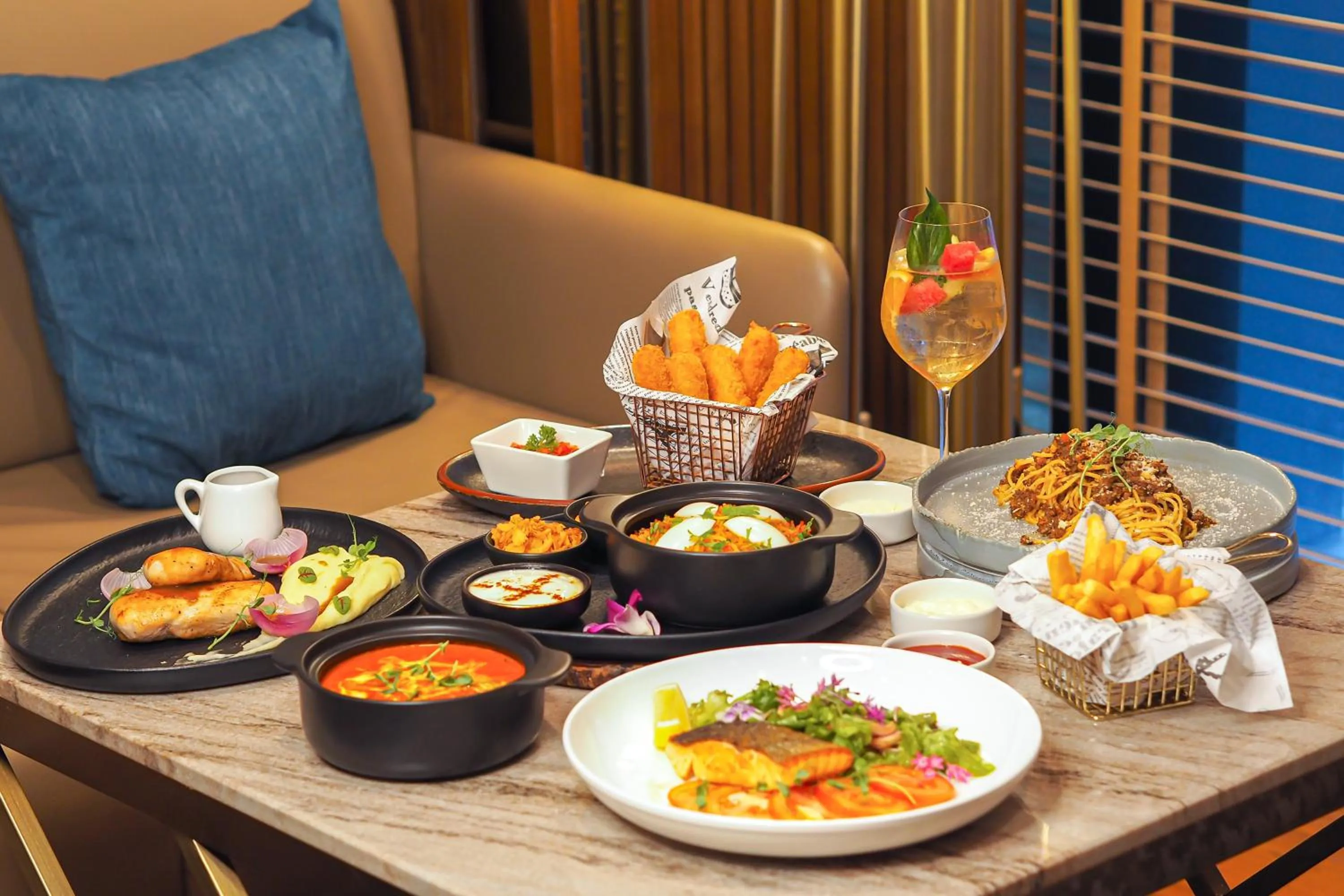 Food and drinks in Aira Hotel Bangkok Sukhumvit 11