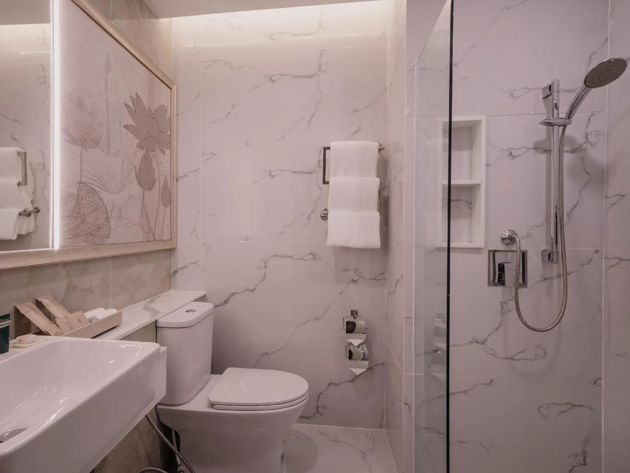 Shower in Aira Hotel Bangkok Sukhumvit 11