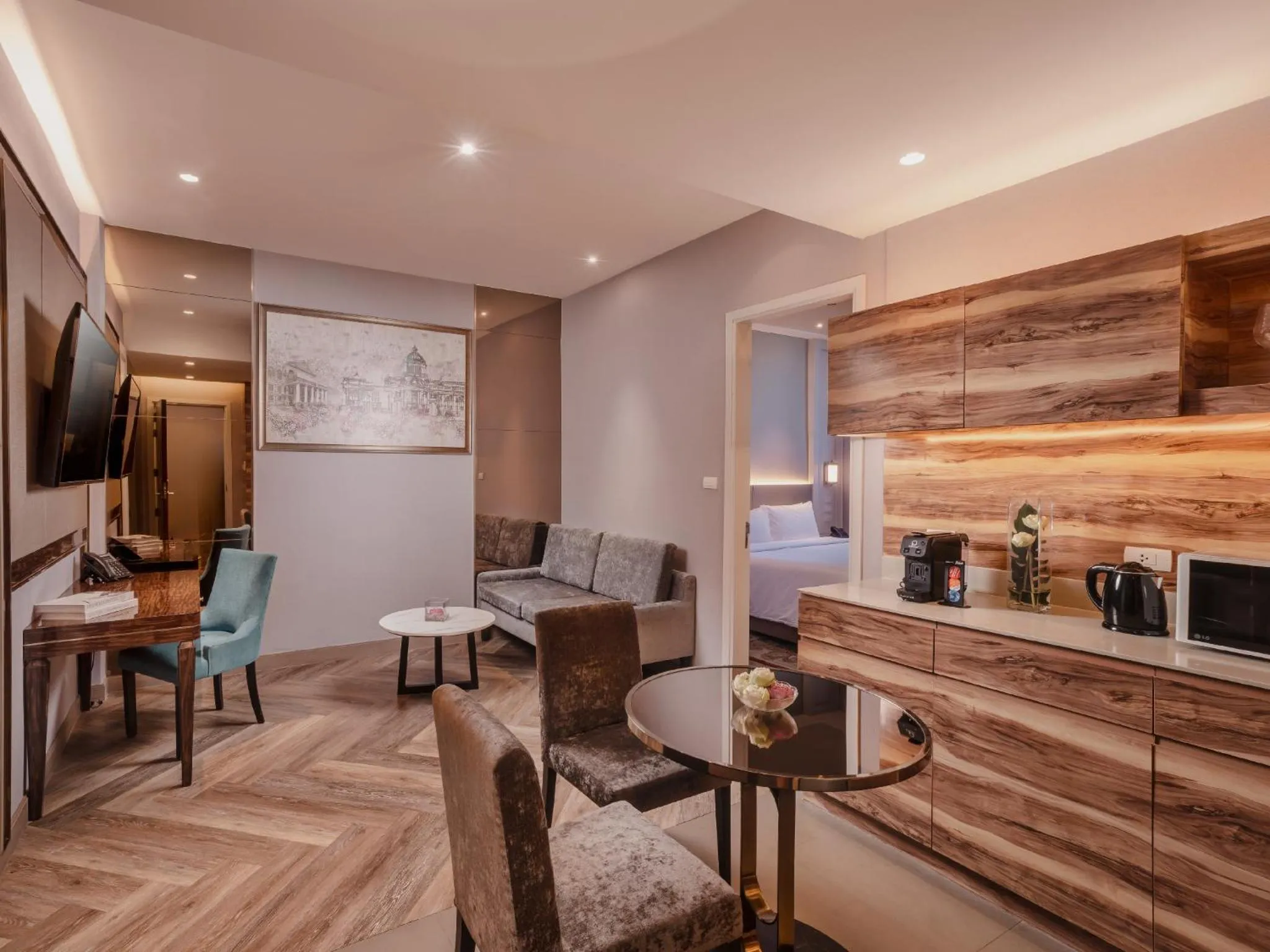 TV and multimedia in Aira Hotel Bangkok Sukhumvit 11