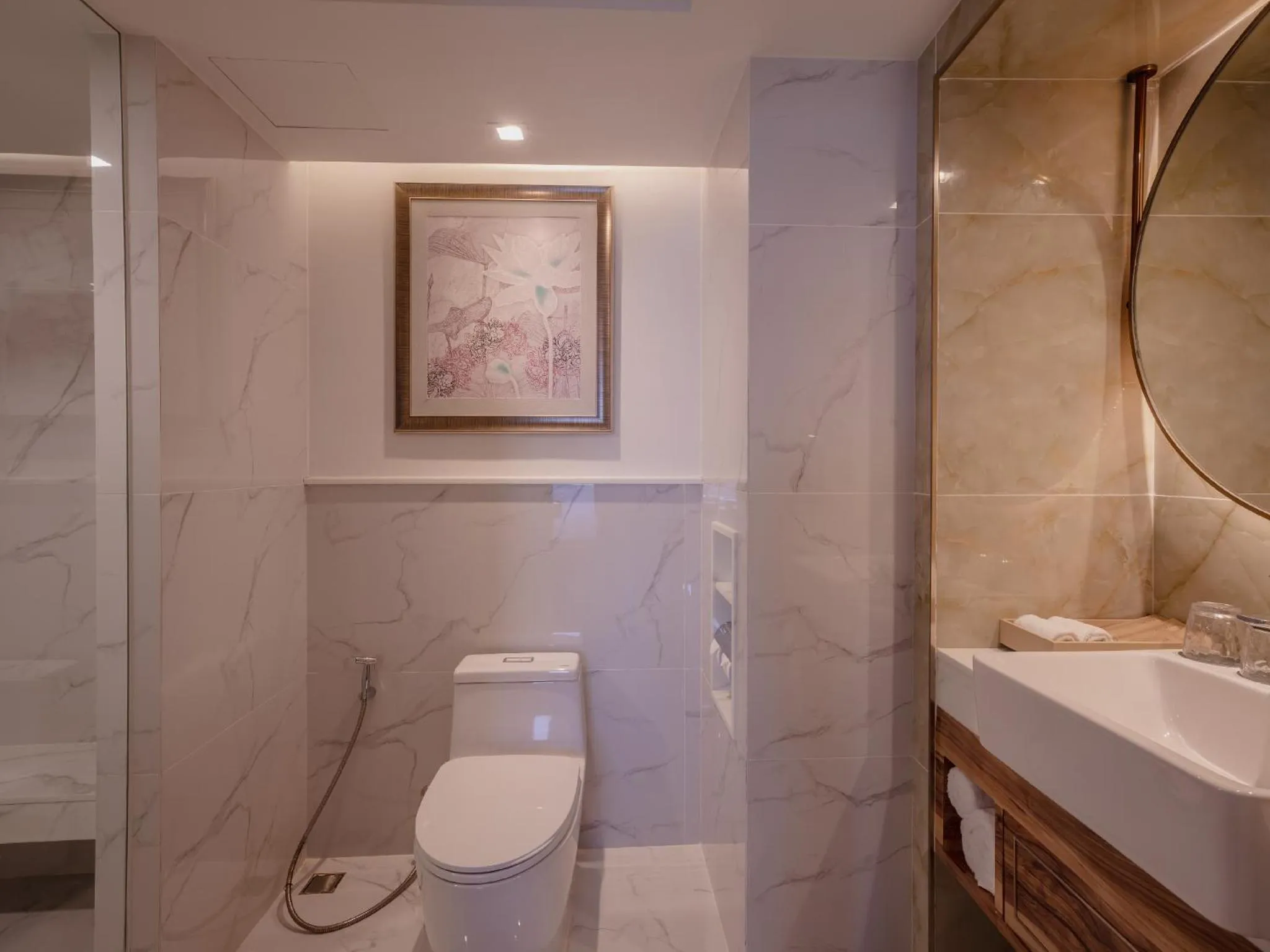 Toilet in Aira Hotel Bangkok Sukhumvit 11