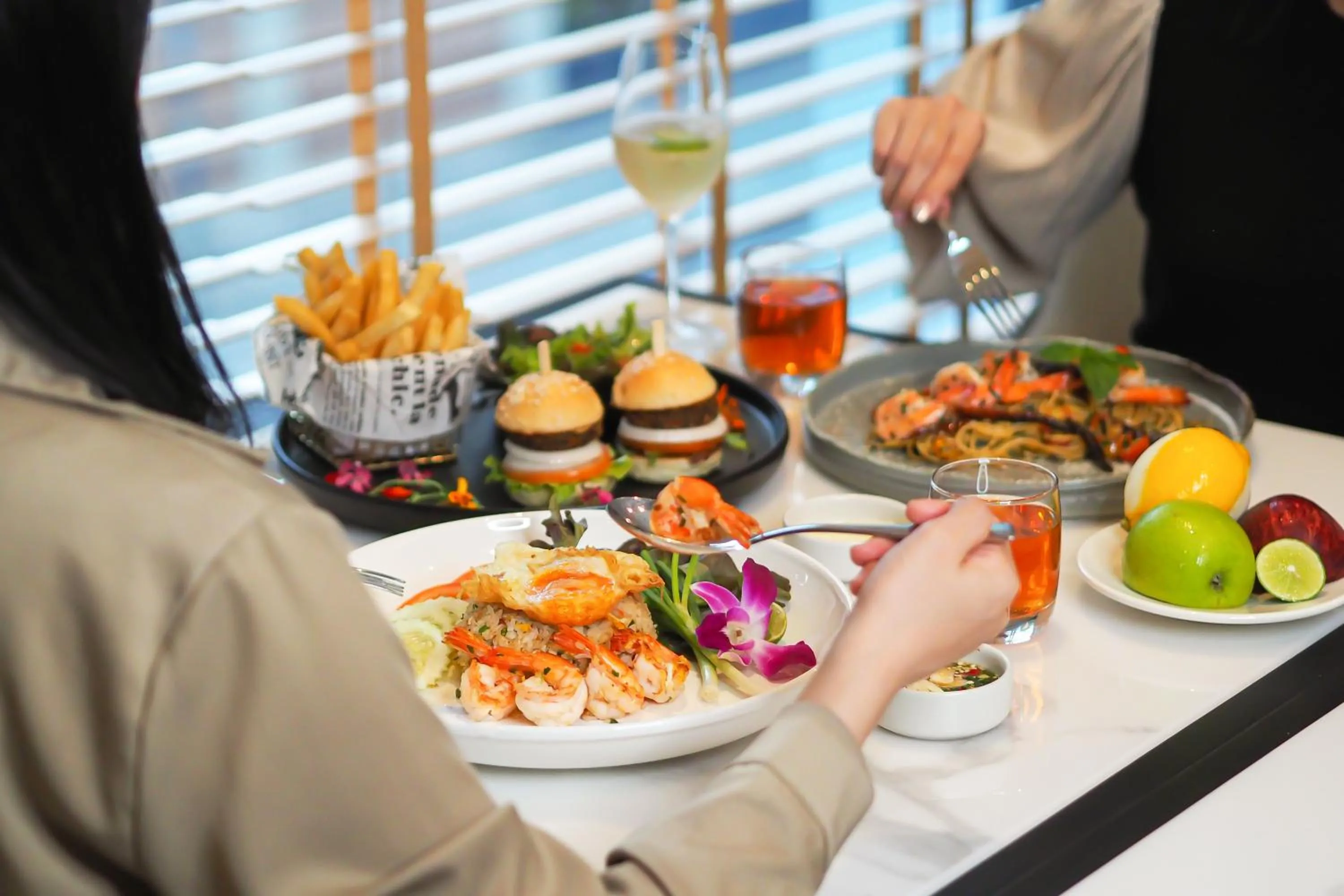 Food and drinks in Aira Hotel Bangkok Sukhumvit 11