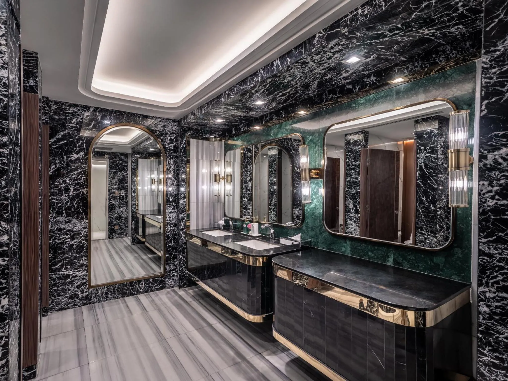 Toilet in Aira Hotel Bangkok Sukhumvit 11