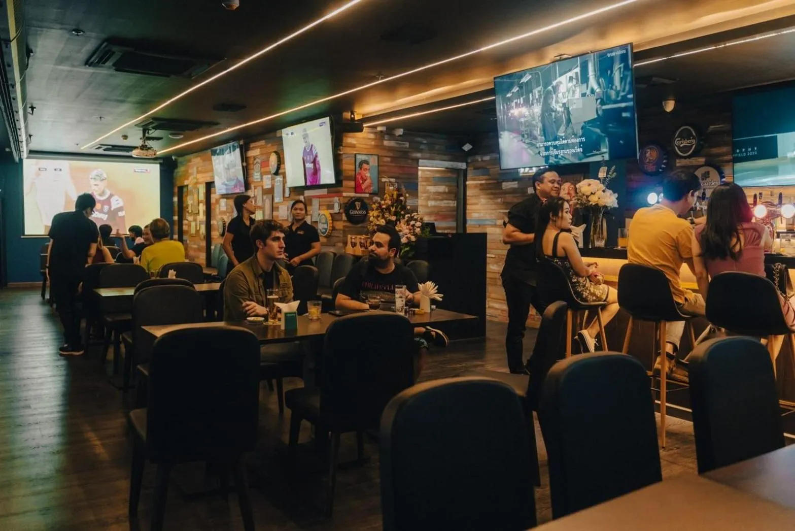 Restaurant/places to eat in Aira Hotel Bangkok Sukhumvit 11