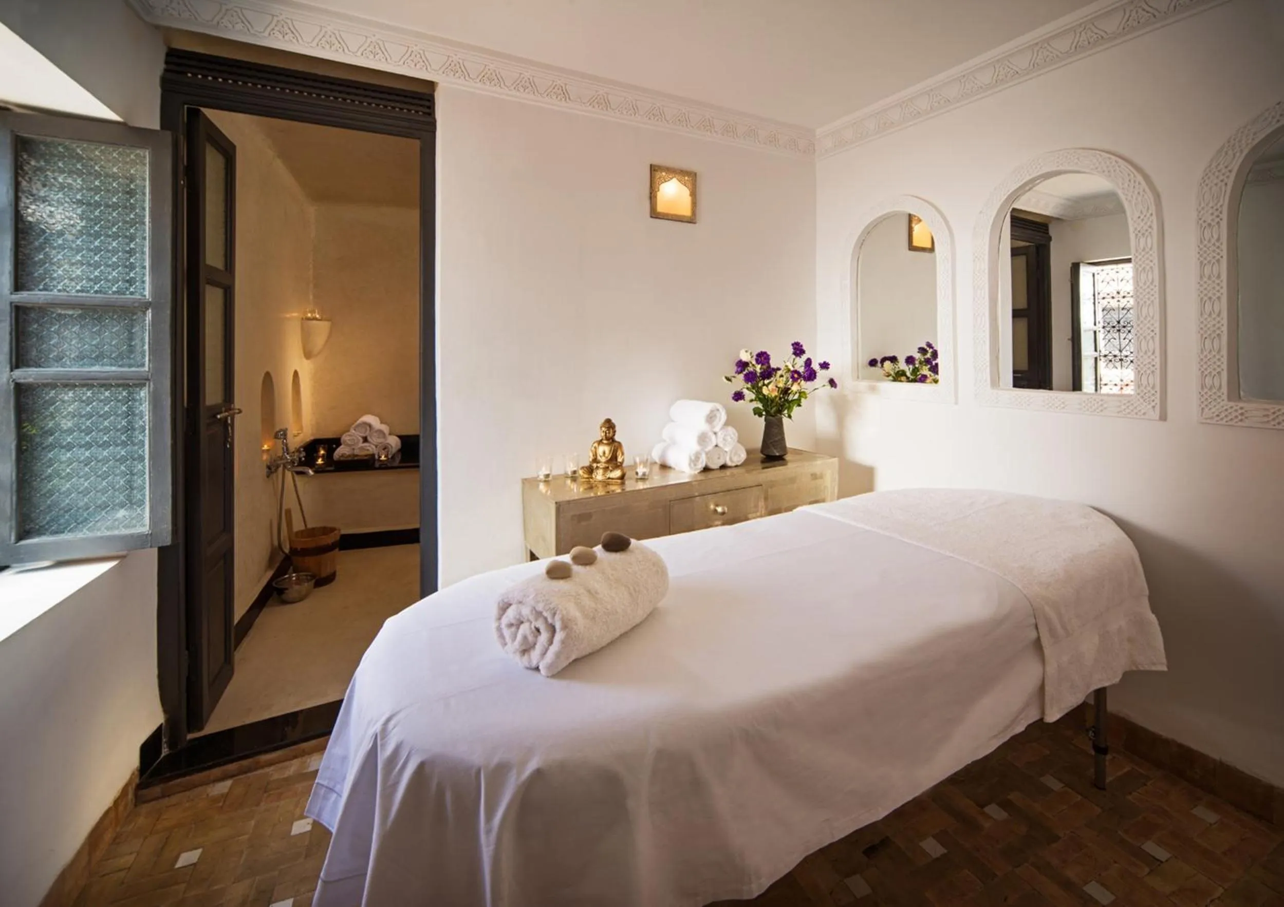 Massage, Bed in Riad Star by Marrakech Riad