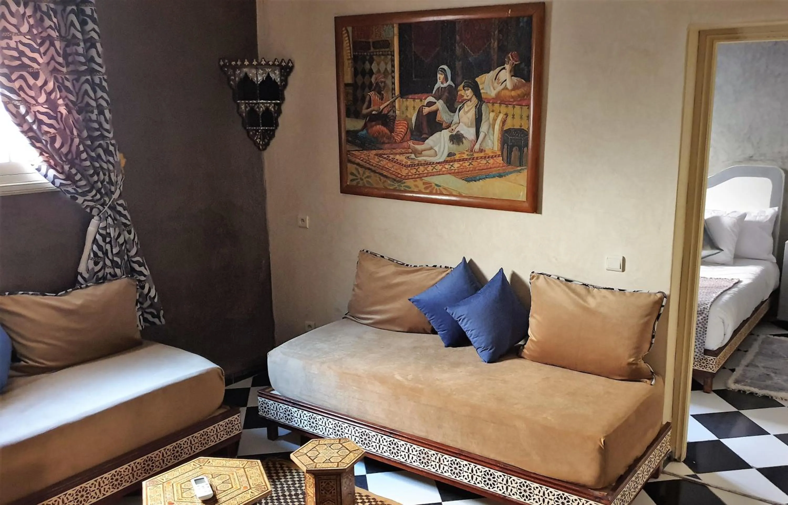 Living room, Bed in Riad l'Escale de Marrakech