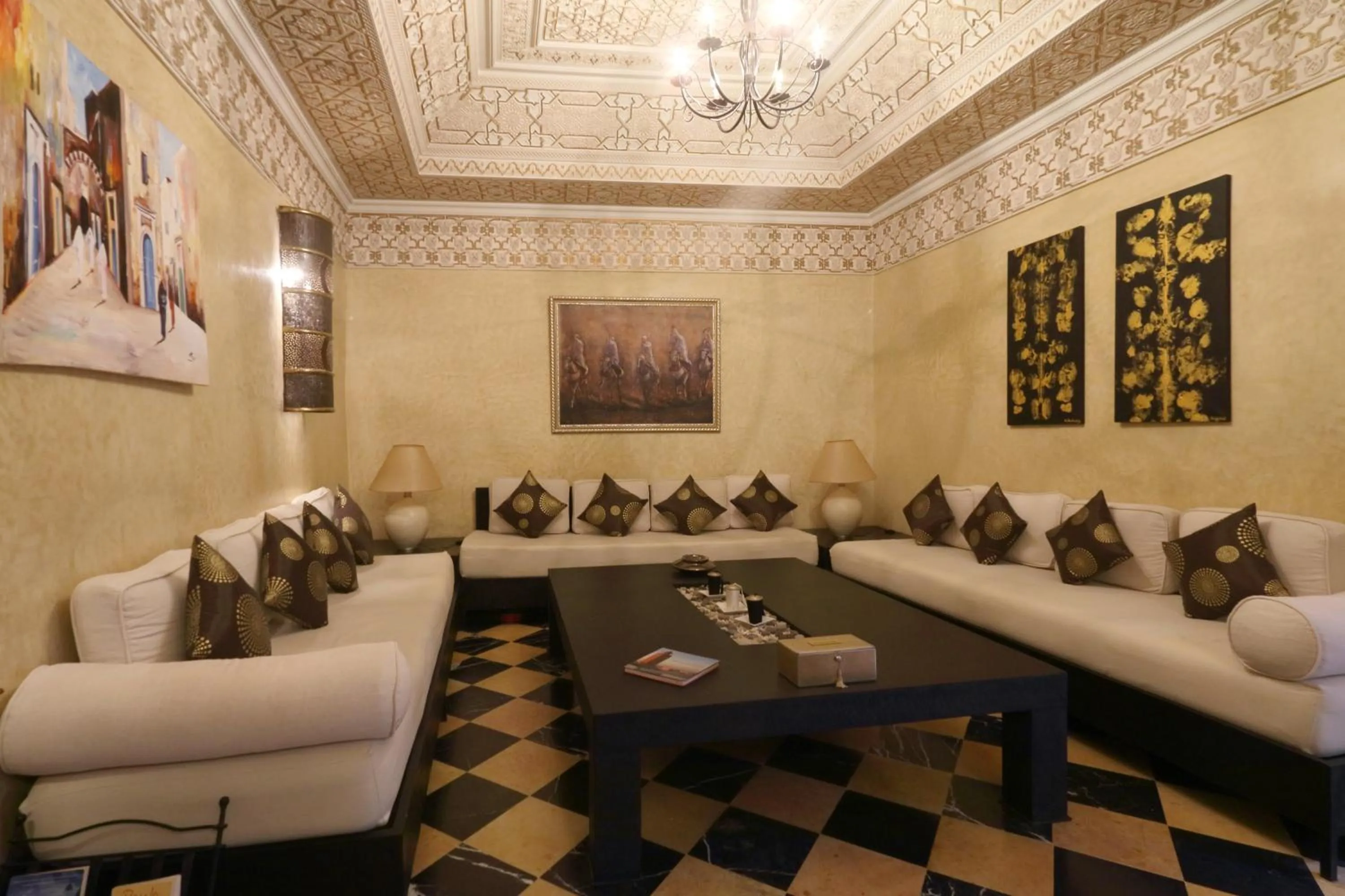 Living room in Riad l'Escale de Marrakech