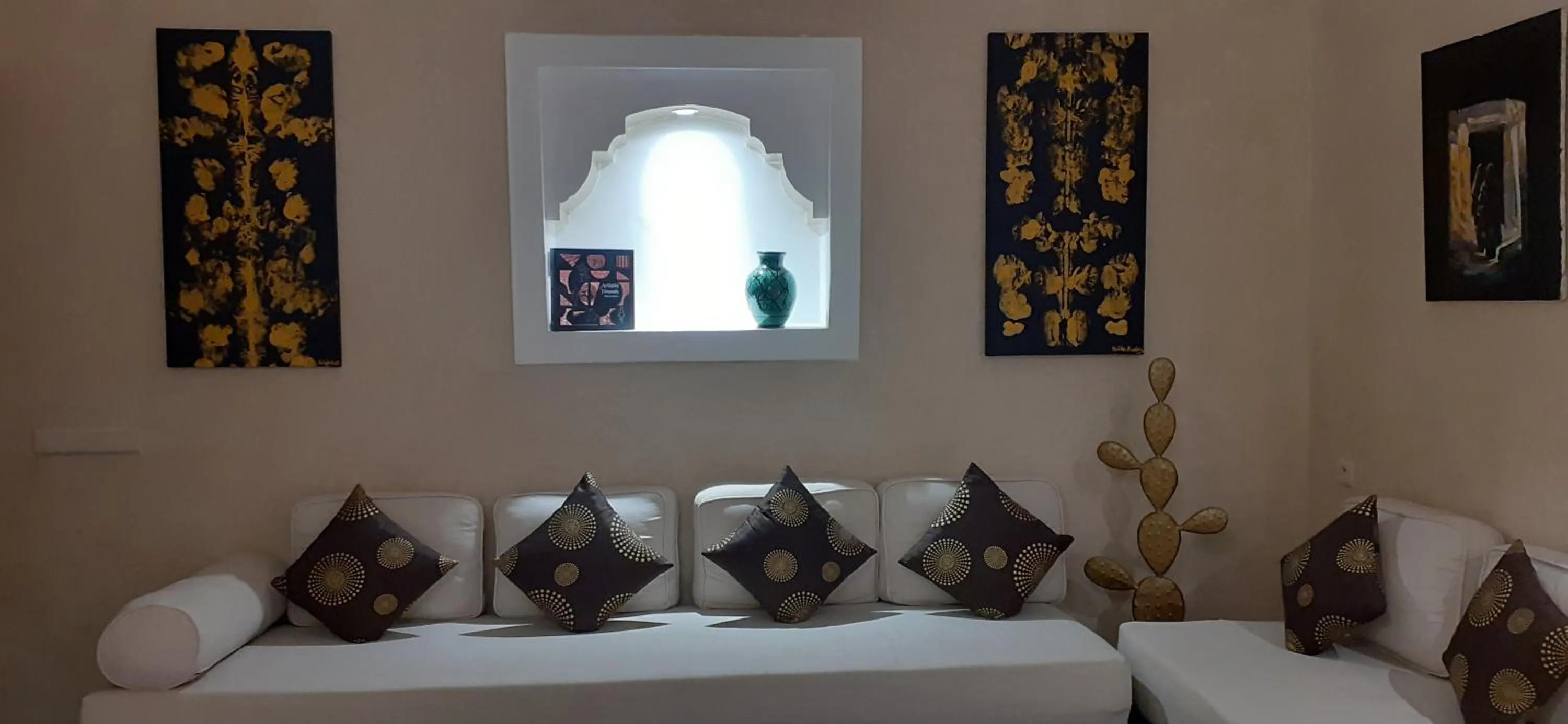 Living room, Bed in Riad l'Escale de Marrakech