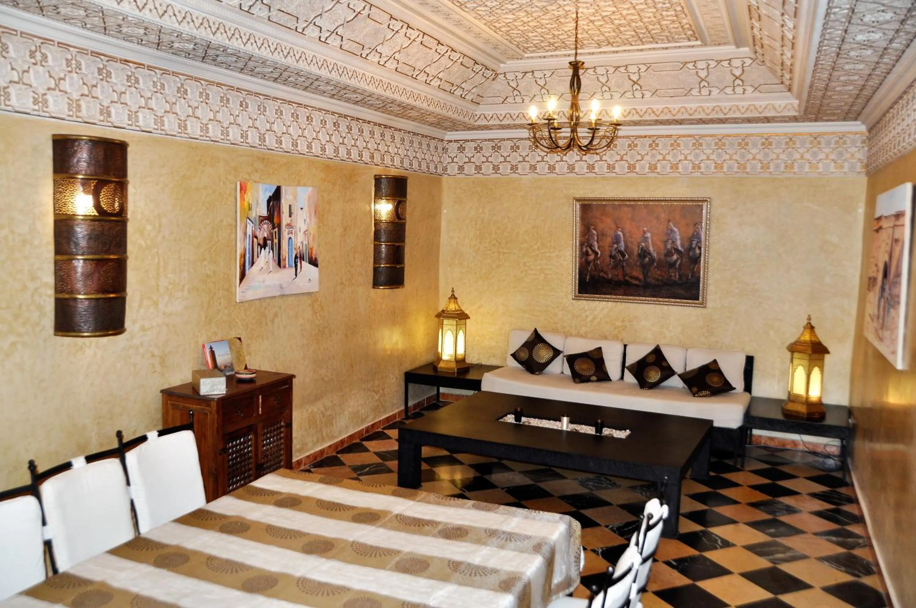 Seating area, Bed in Riad l'Escale de Marrakech