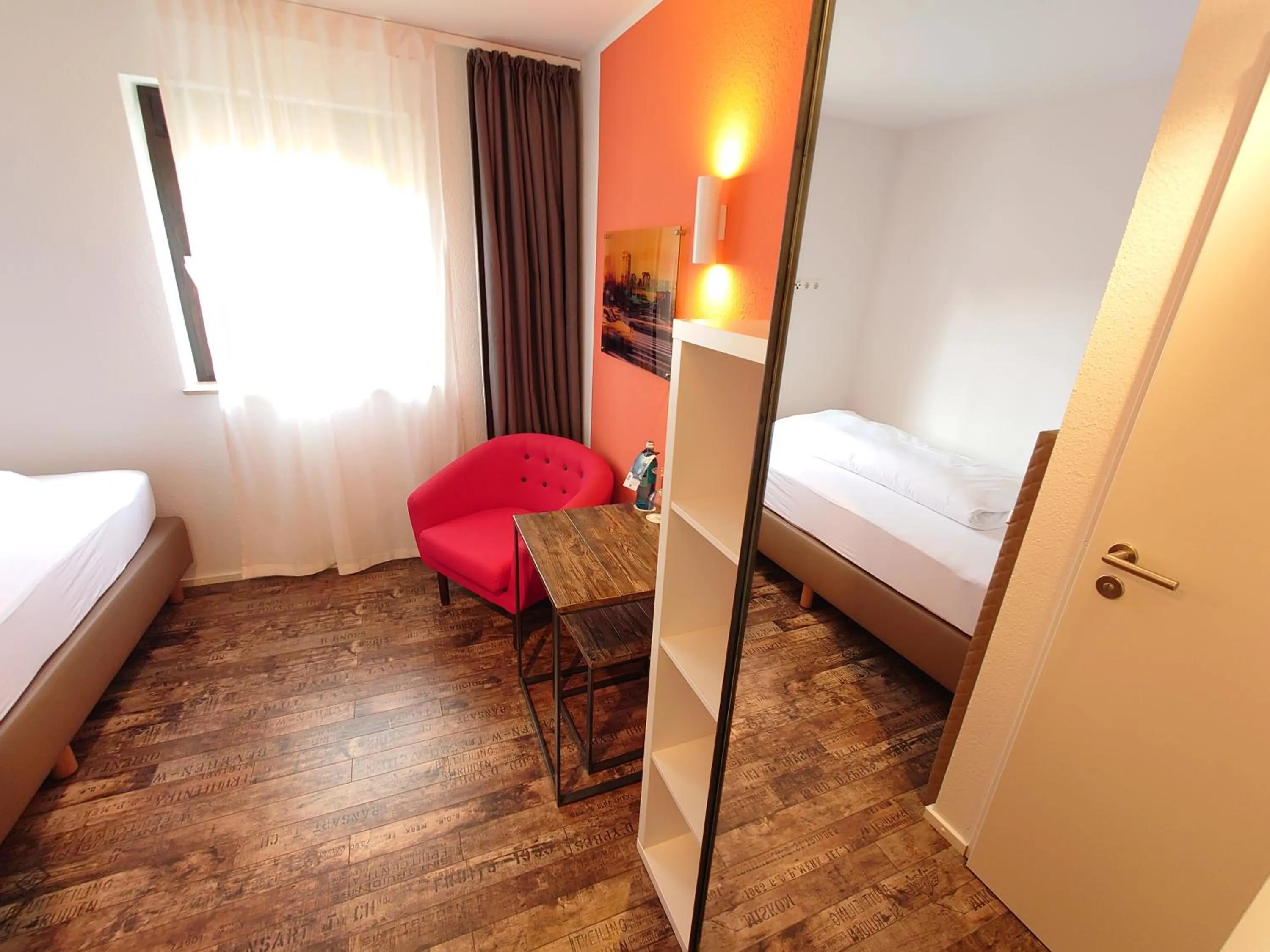 Photo of the whole room, Bed in Akteon Hotel