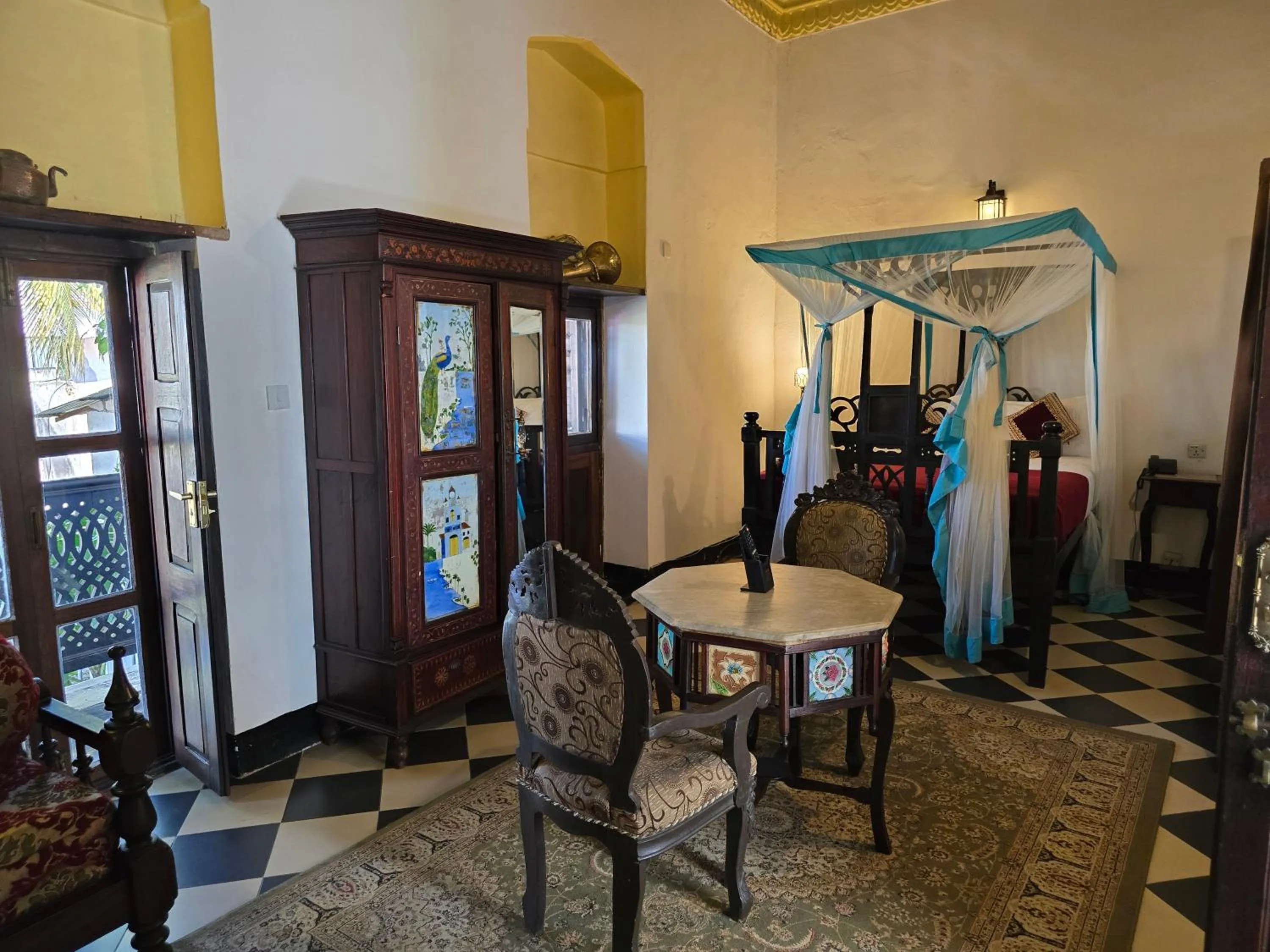 Photo of the whole room in Dhow Palace Hotel