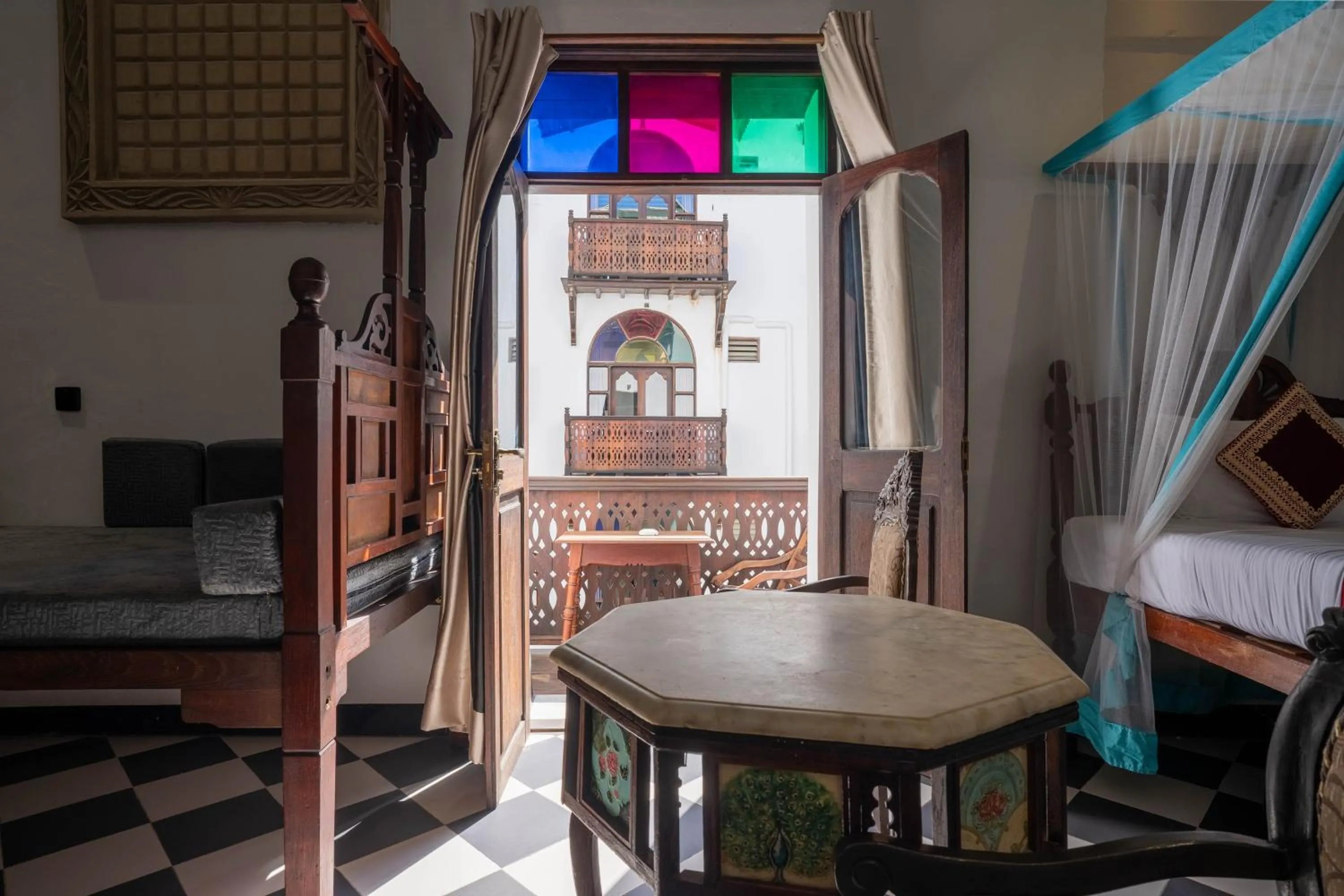 Balcony/Terrace, Bed in Dhow Palace Hotel