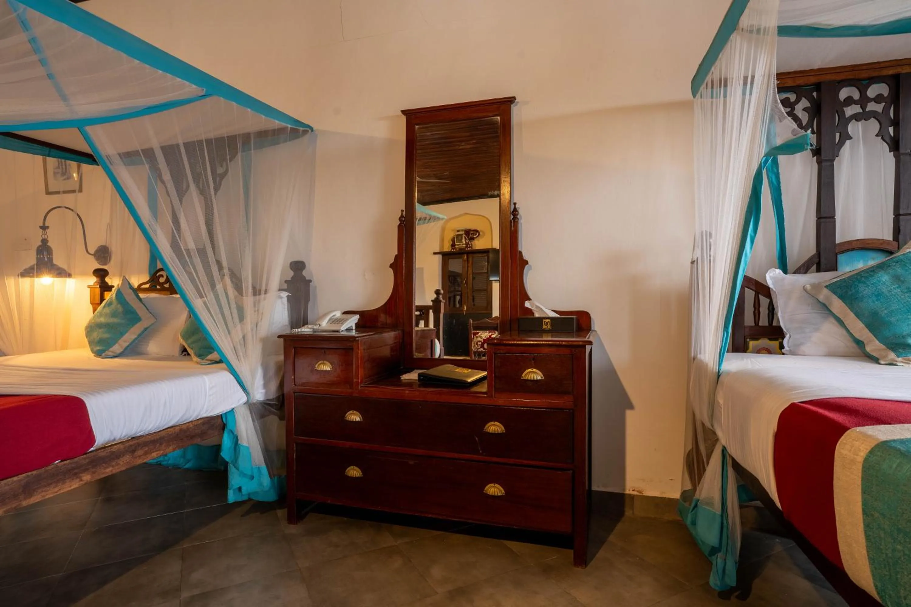 Bed in Dhow Palace Hotel