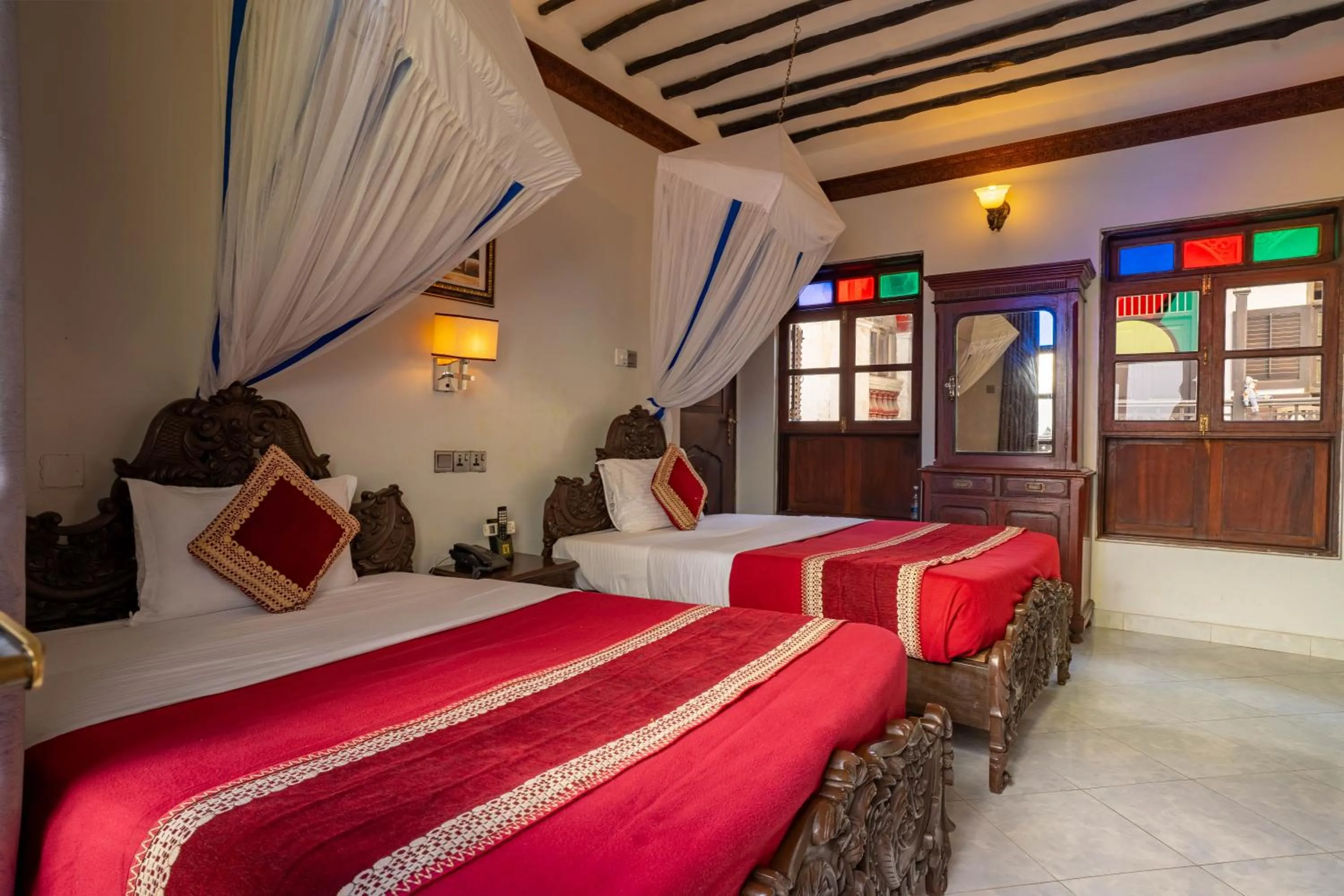 Bed in Dhow Palace Hotel