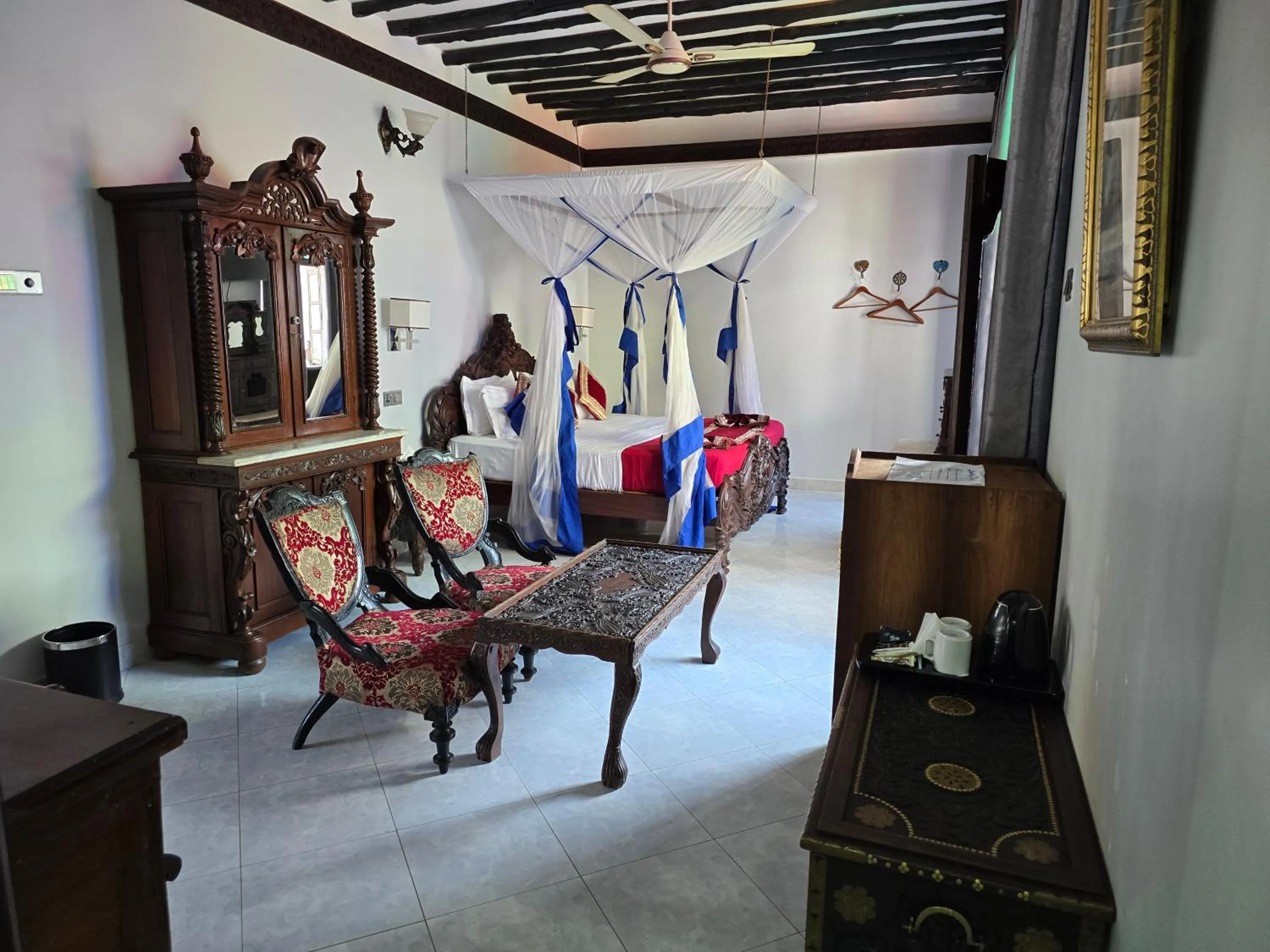 Photo of the whole room in Dhow Palace Hotel