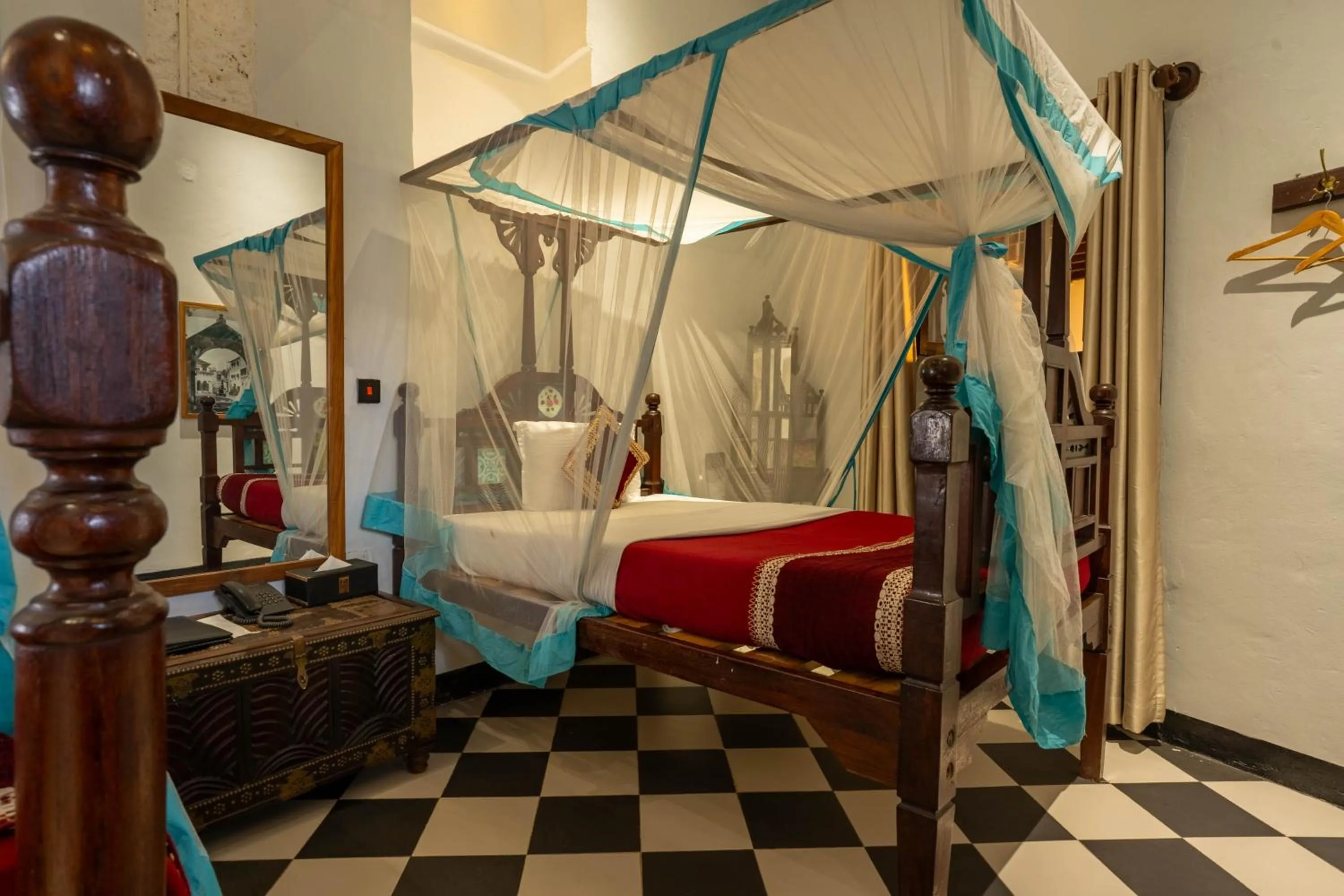 Bed in Dhow Palace Hotel