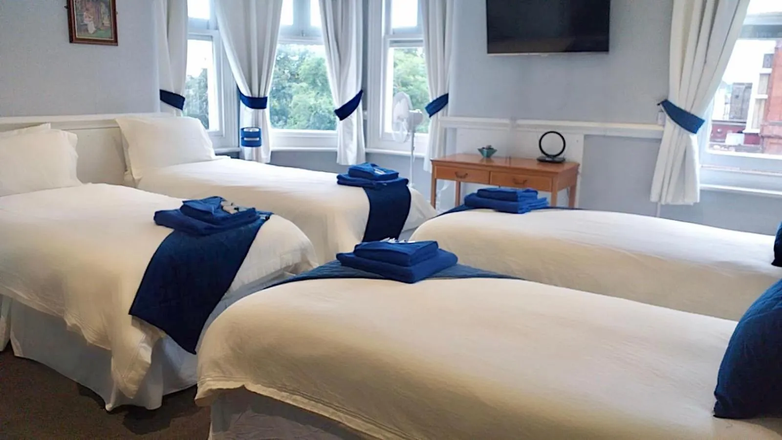 Bedroom, Bed in Royal Hotel Sheerness