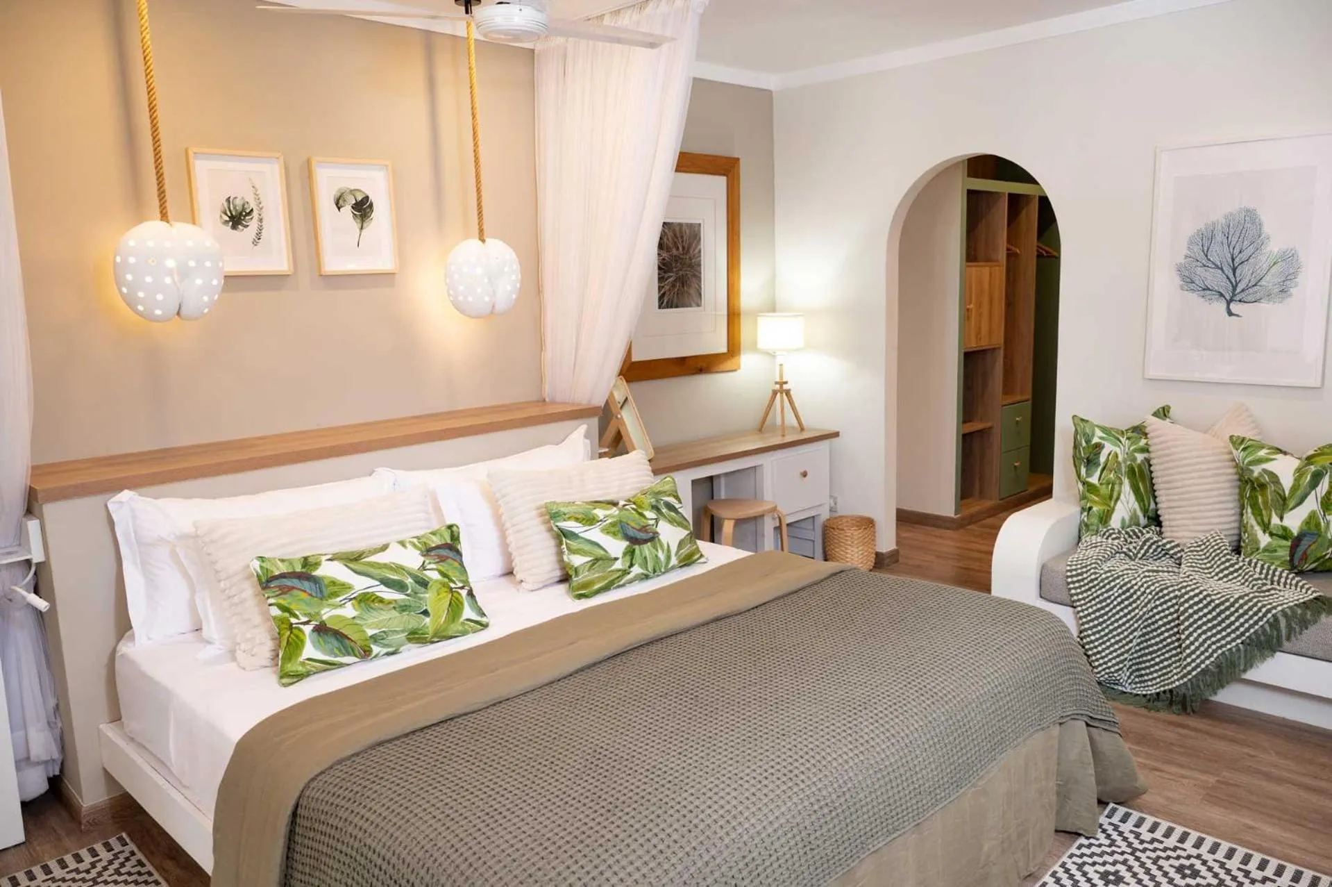 Bed in Indian Ocean Lodge