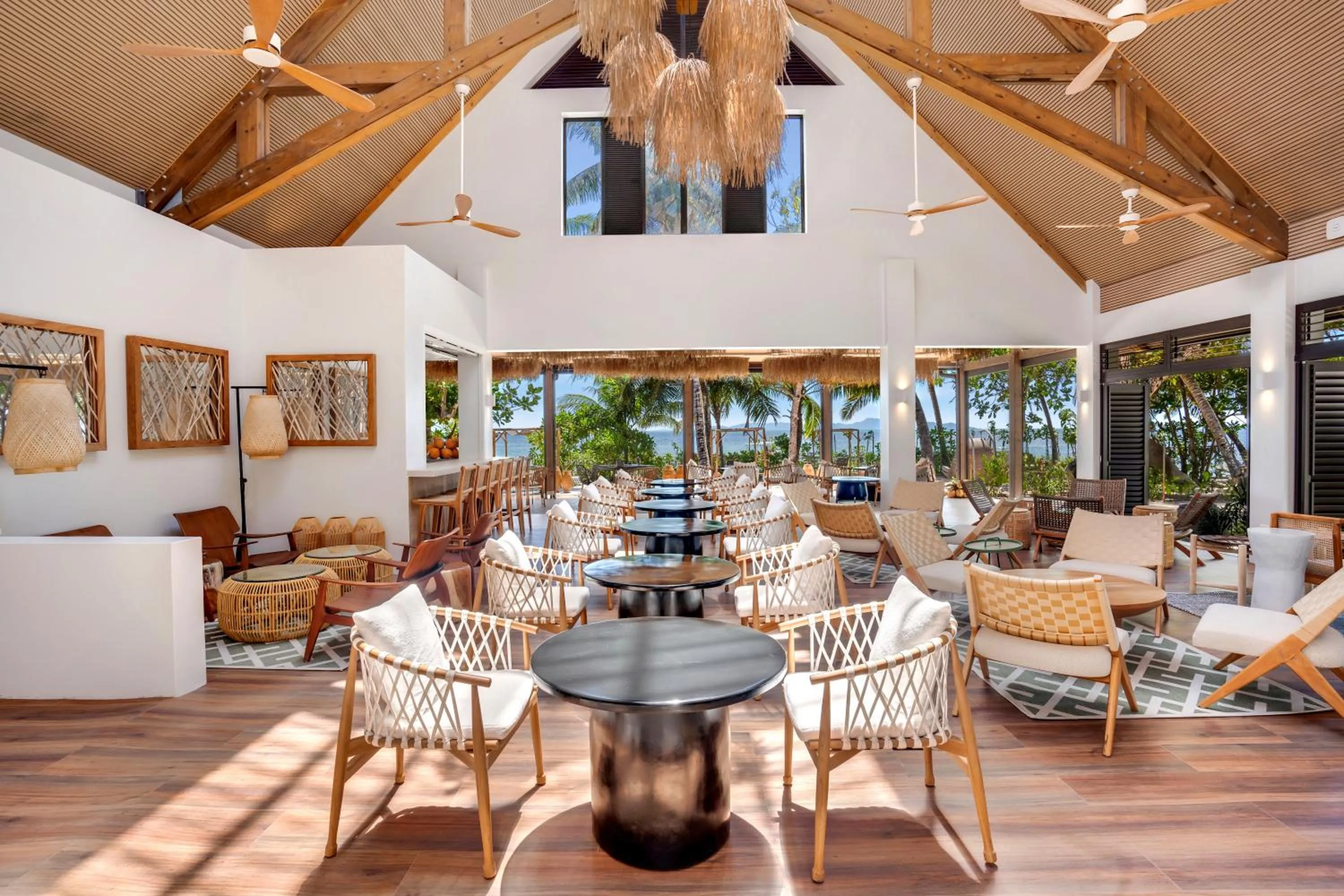 Lounge or bar in Indian Ocean Lodge