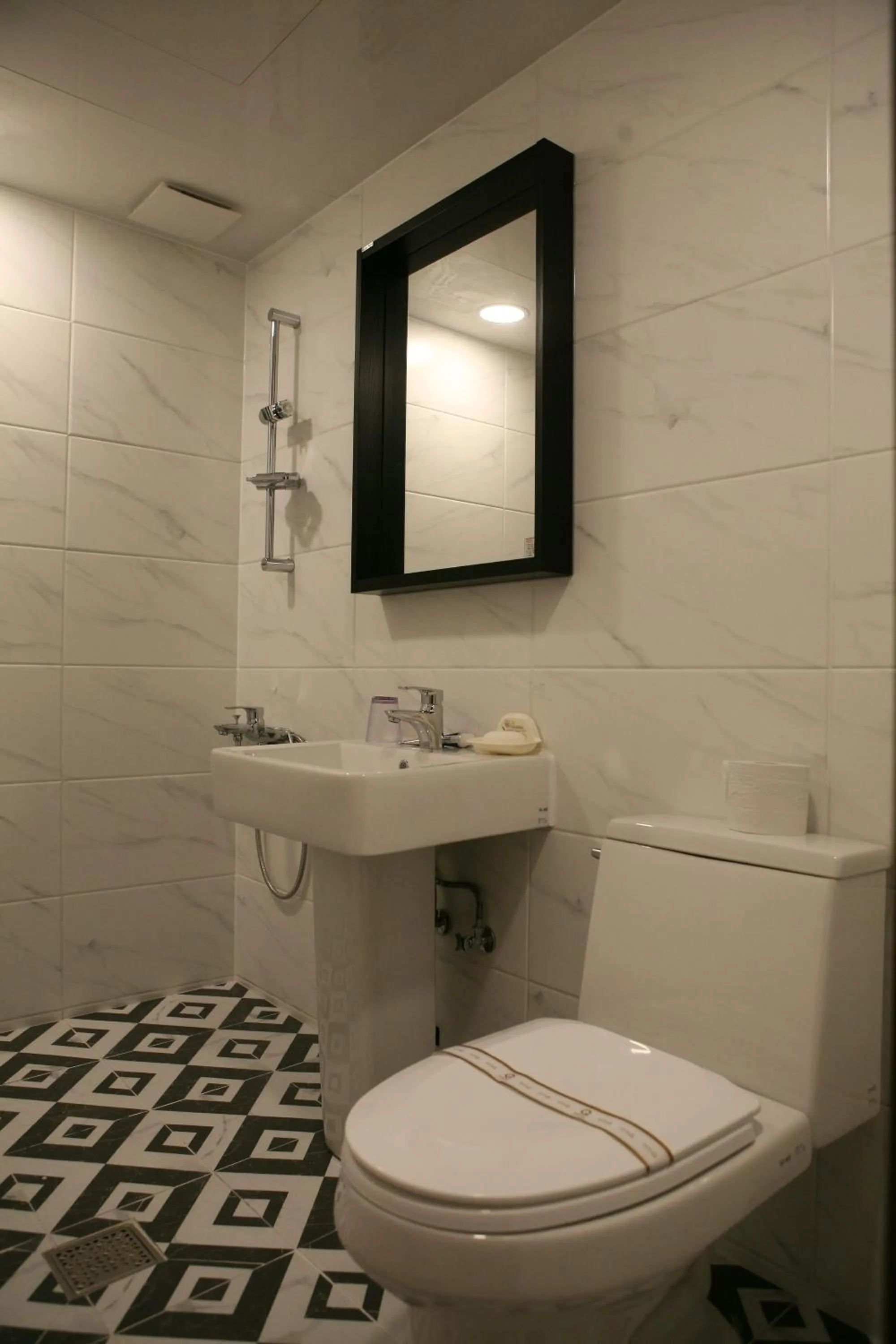 Toilet in Hotel Q Chuncheon