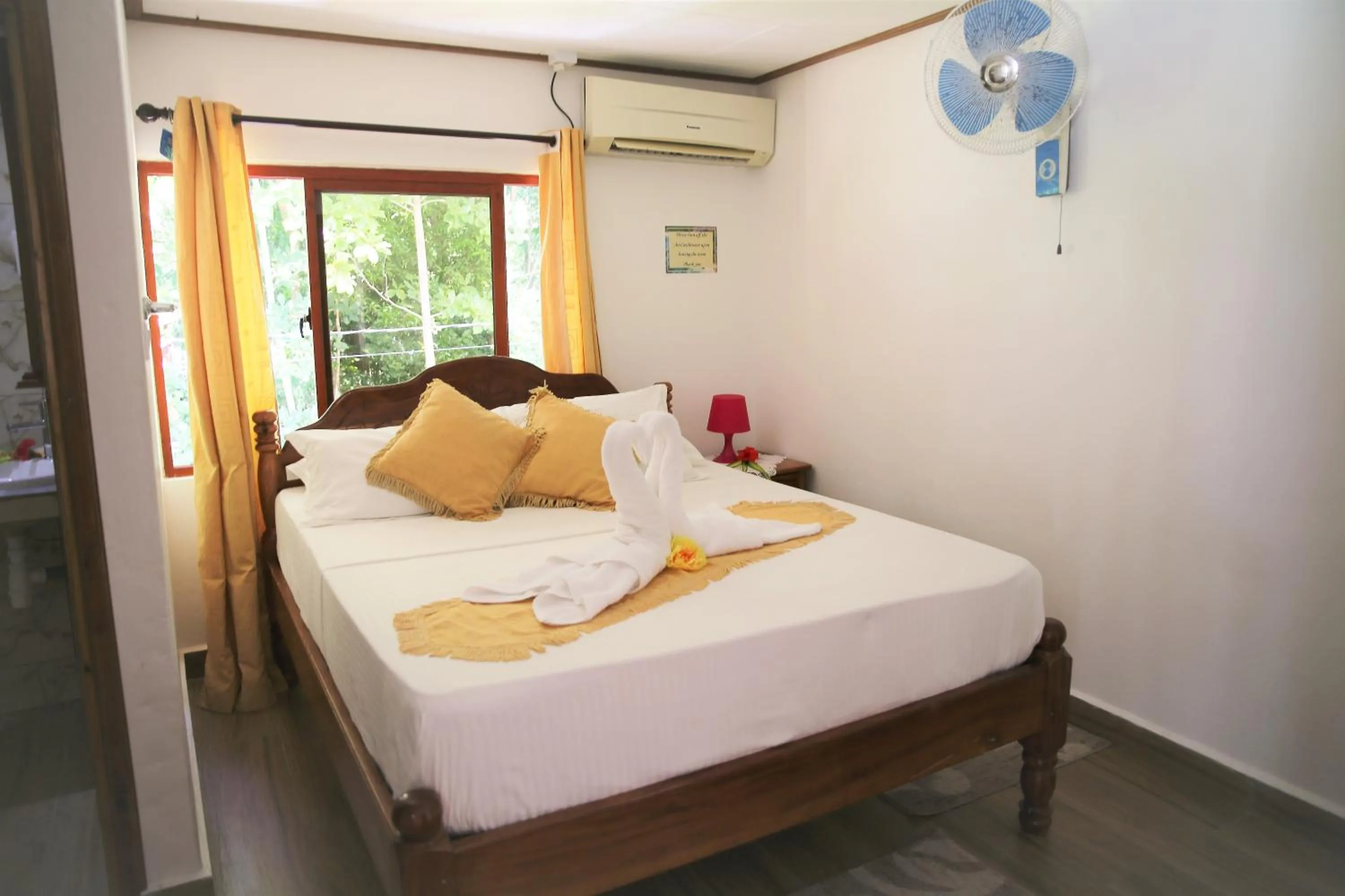 Bed in Tannette Villa