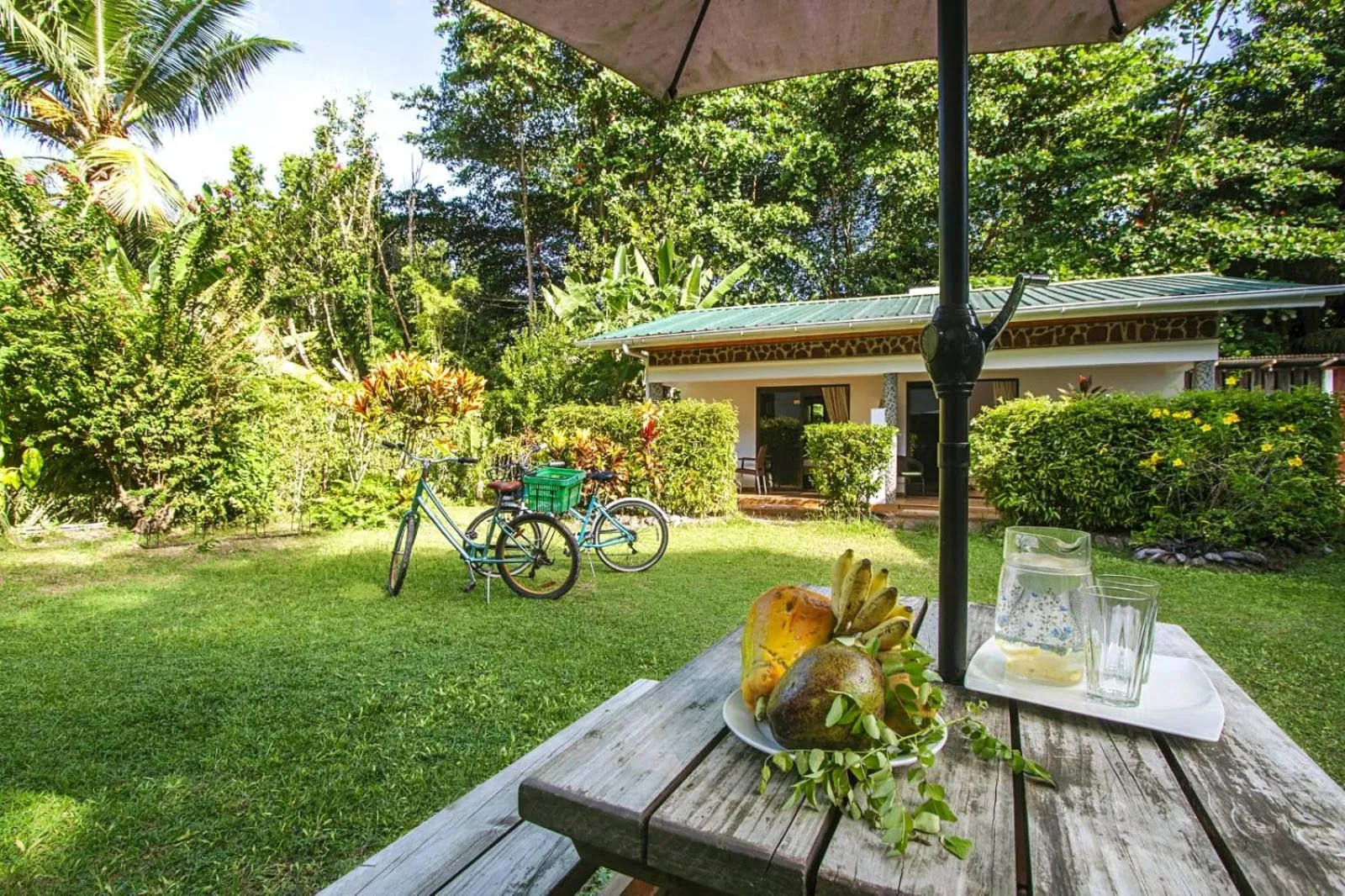 Breakfast in Tannette Villa