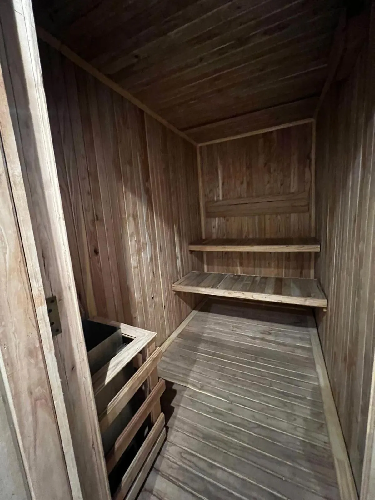 Sauna in Days Inn Zarate