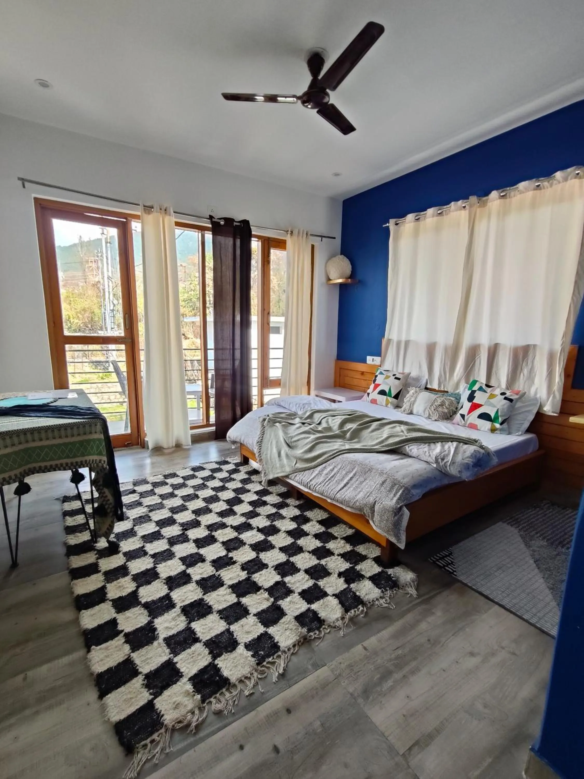 Bedroom, Bed in Flyscape