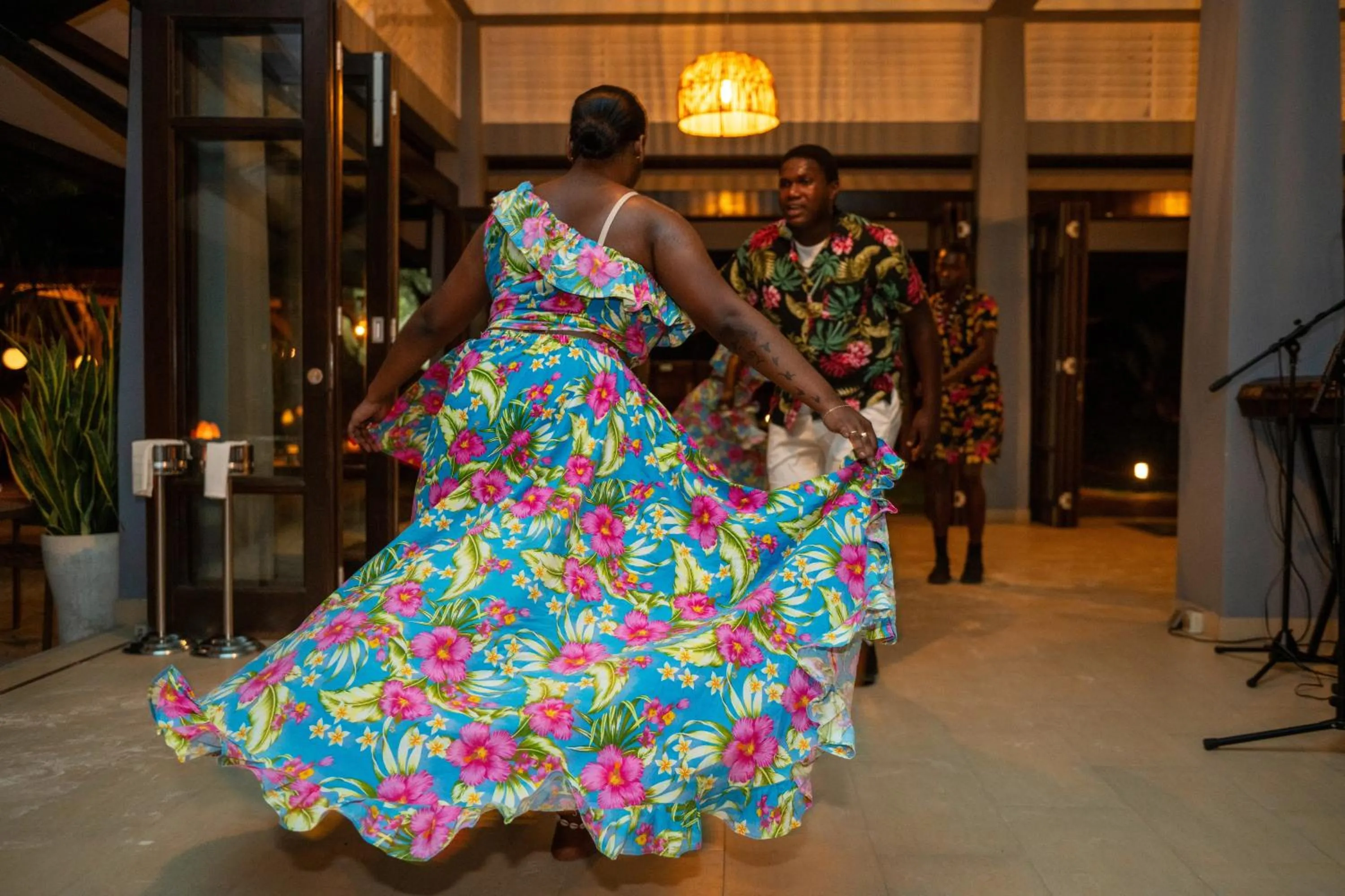 Evening entertainment in Hotel L'Archipel