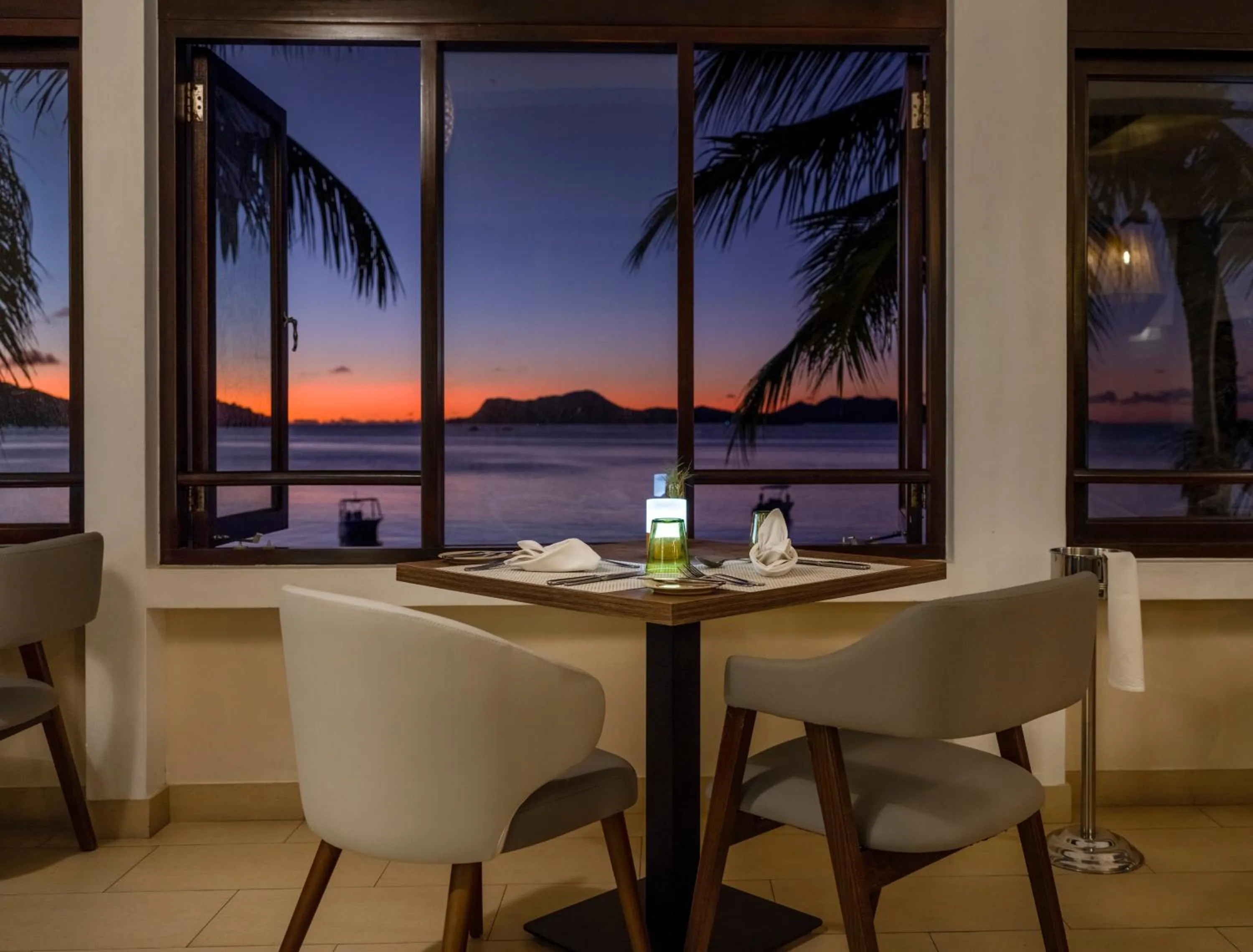 Restaurant/places to eat in Hotel L'Archipel