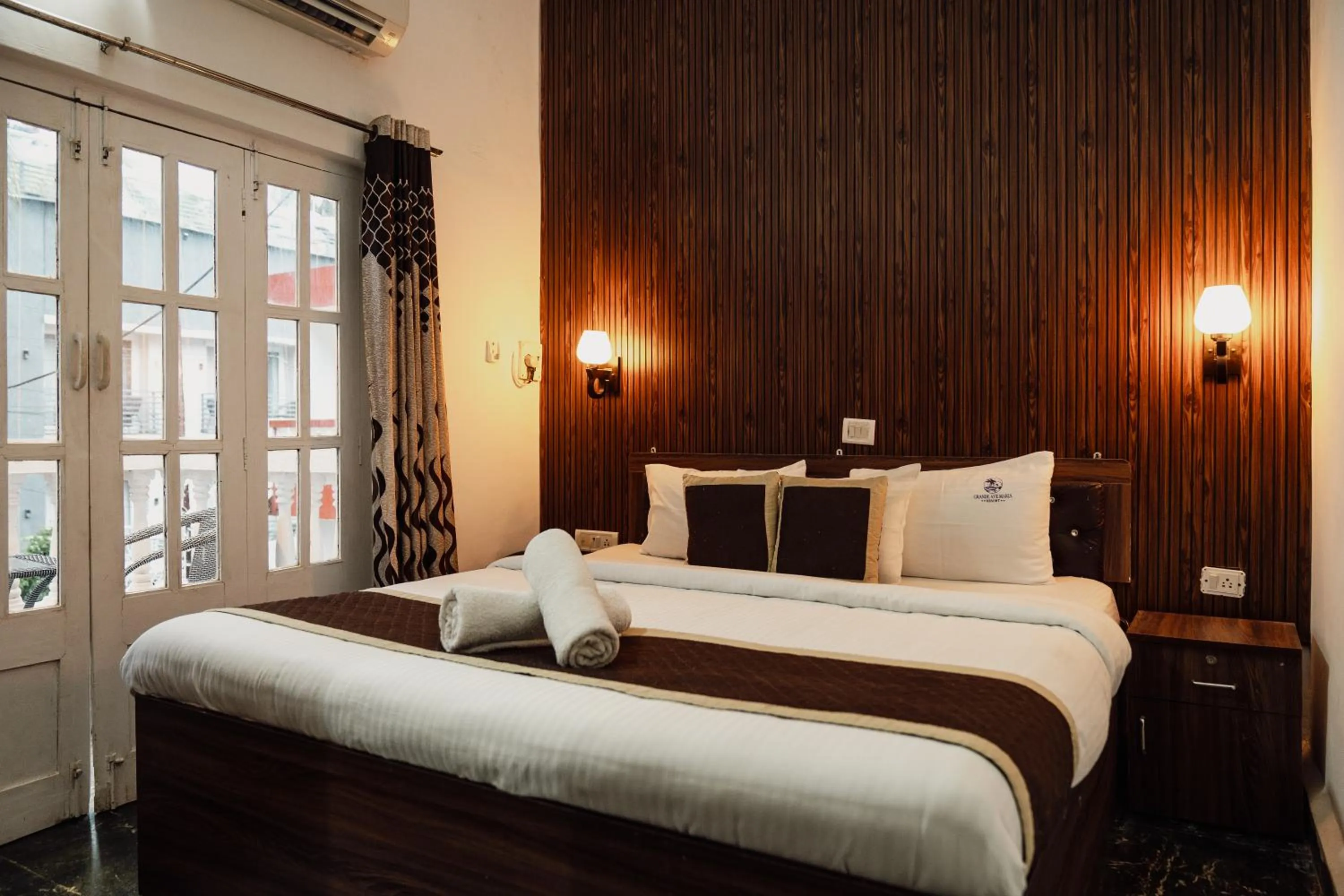 Bedroom, Bed in Grande Ave Maria Resort