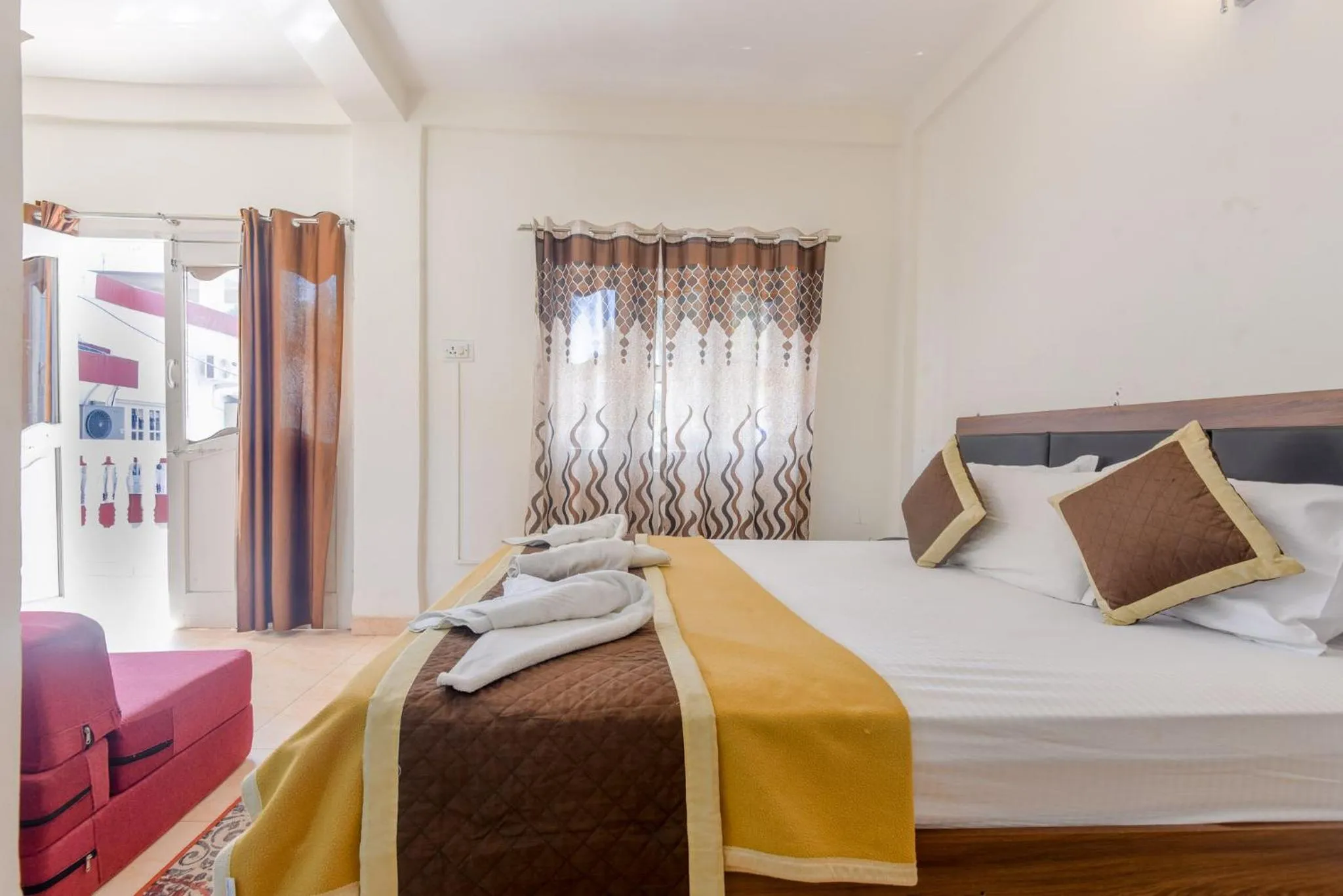 Photo of the whole room, Bed in Grande Ave Maria Resort