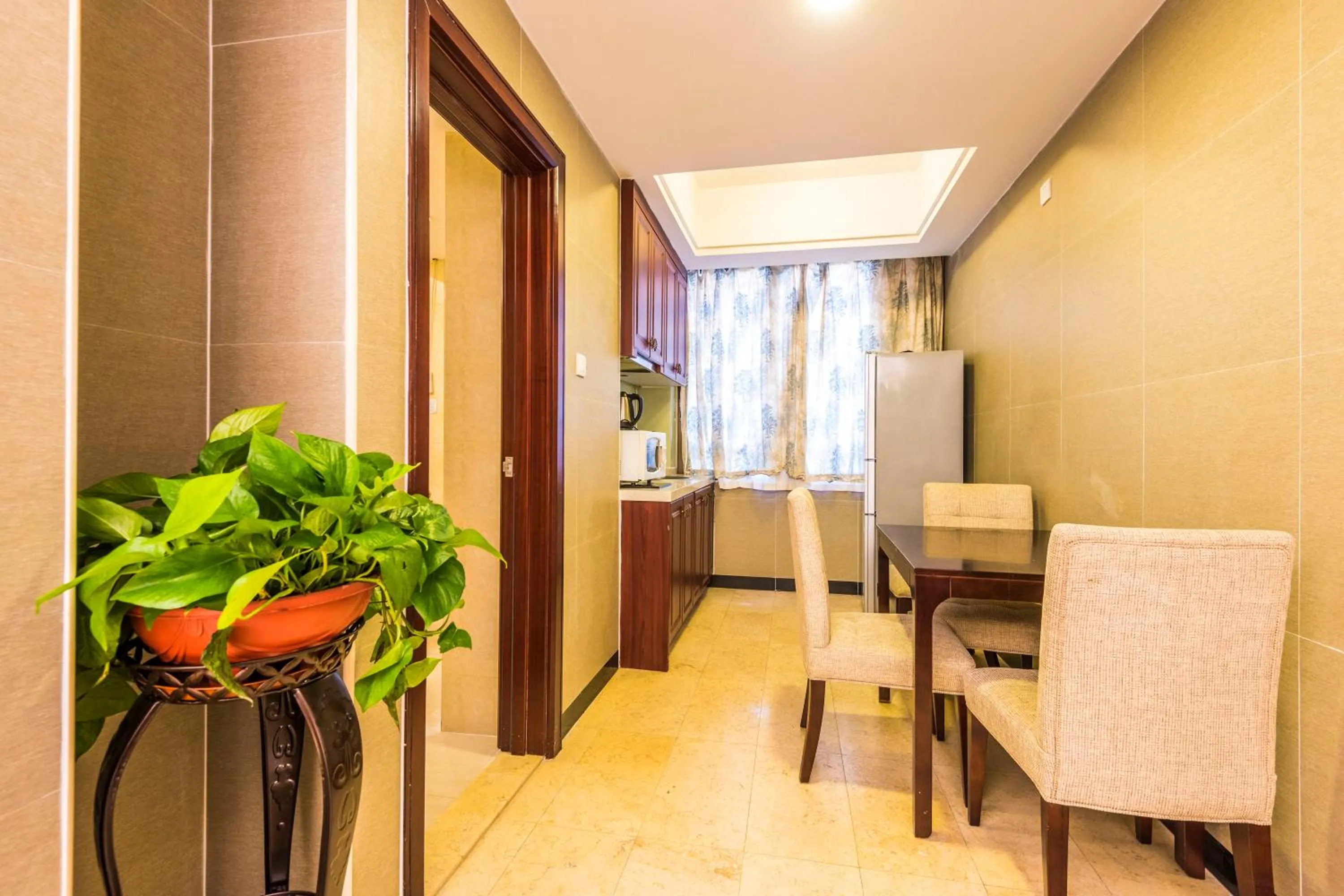 Grand Continental Apartment