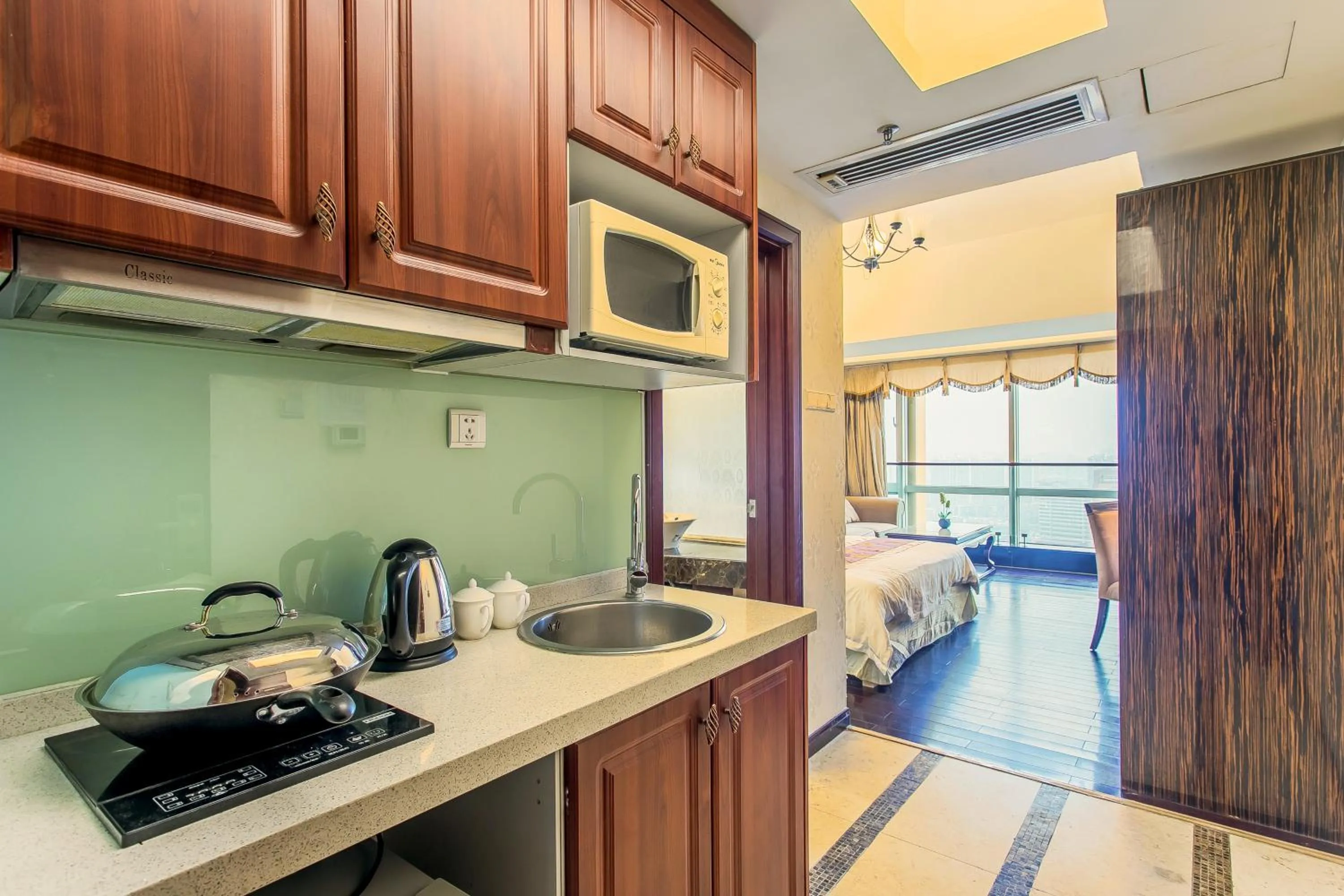 Grand Continental Apartment