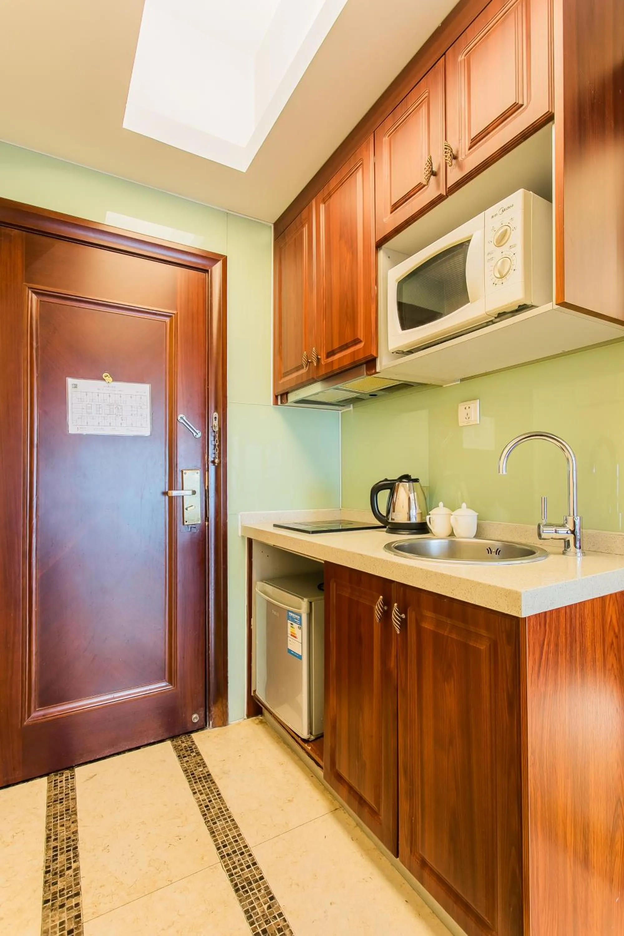 Grand Continental Apartment