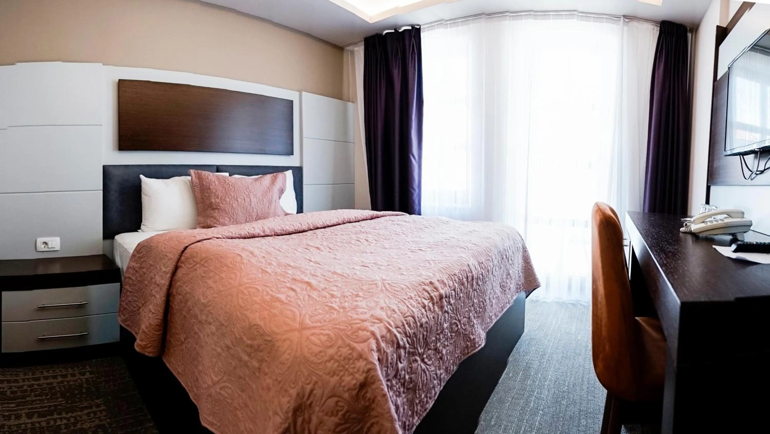 Bed in Hotel Prizreni