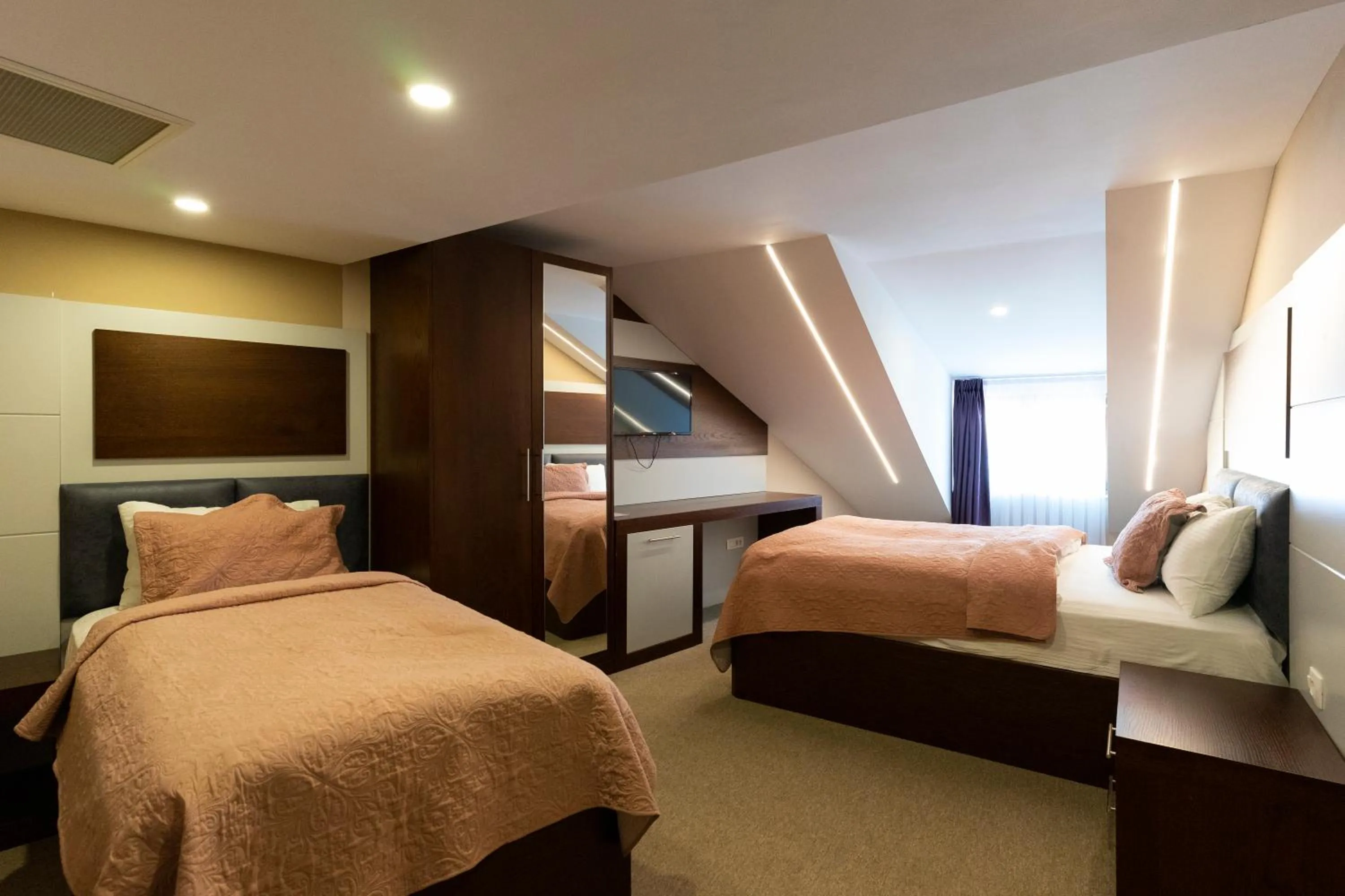 Bed in Hotel Prizreni