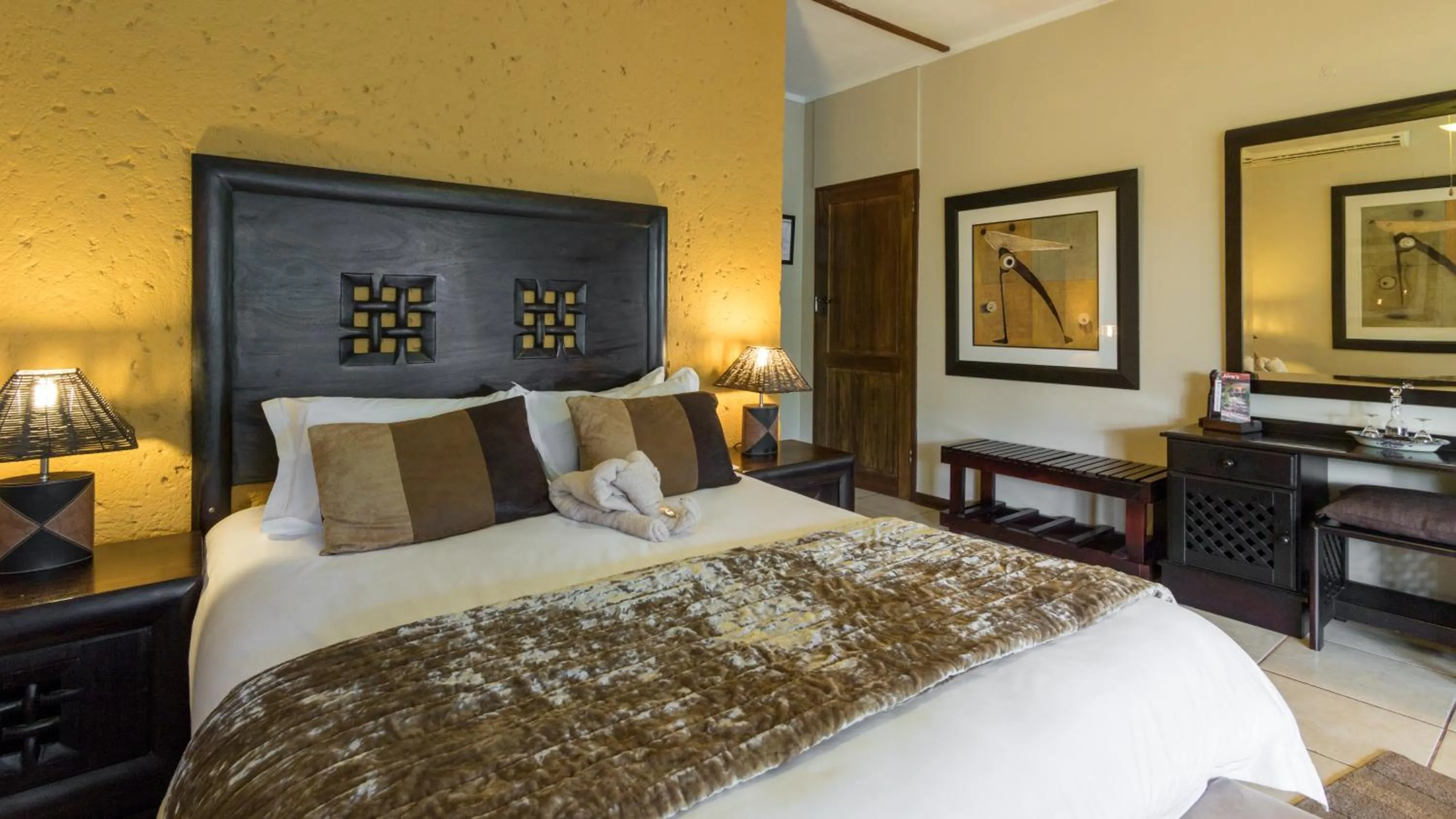 Photo of the whole room, Bed in Jörn's Gästehaus