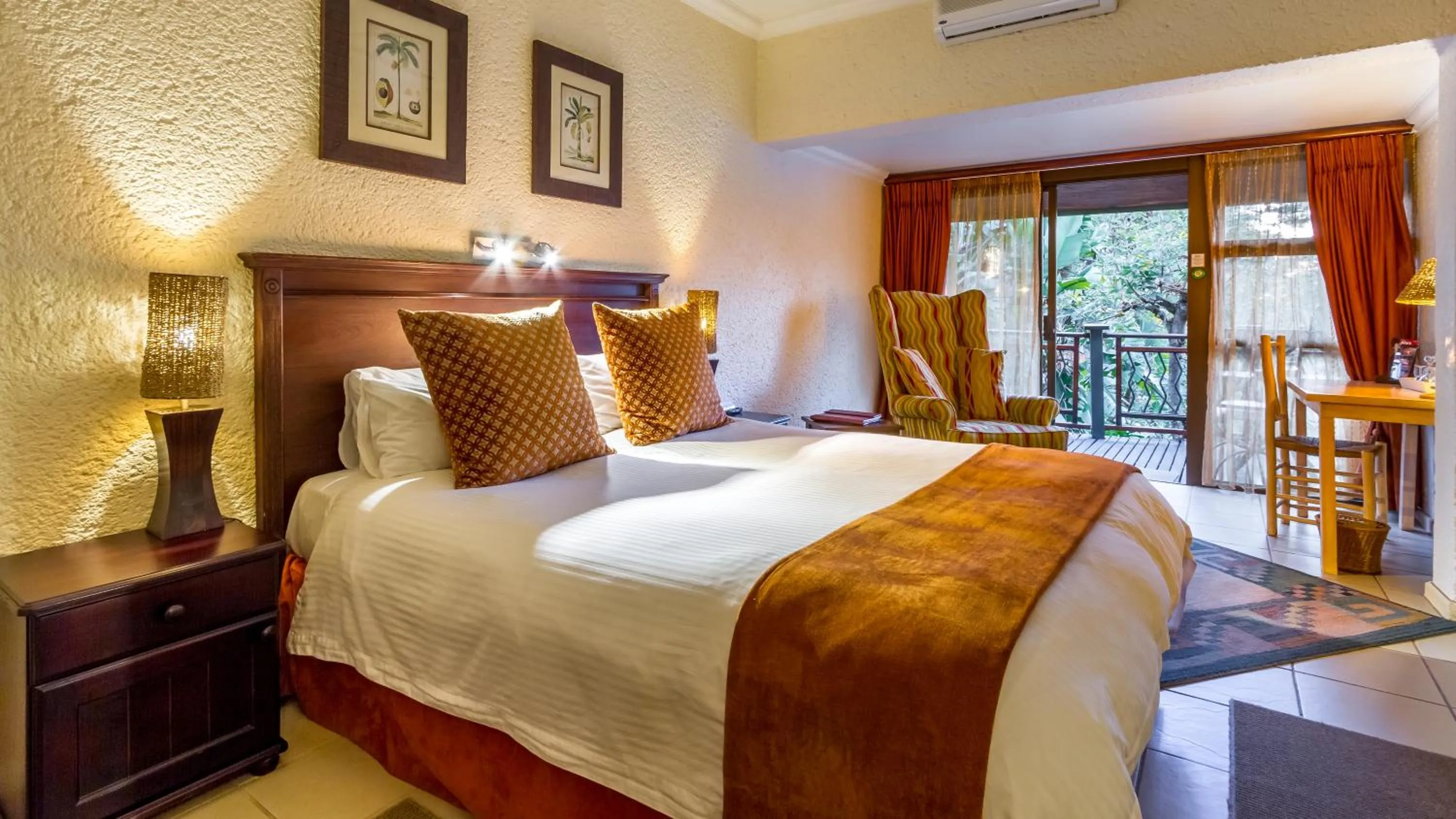 Photo of the whole room, Bed in Jörn's Gästehaus