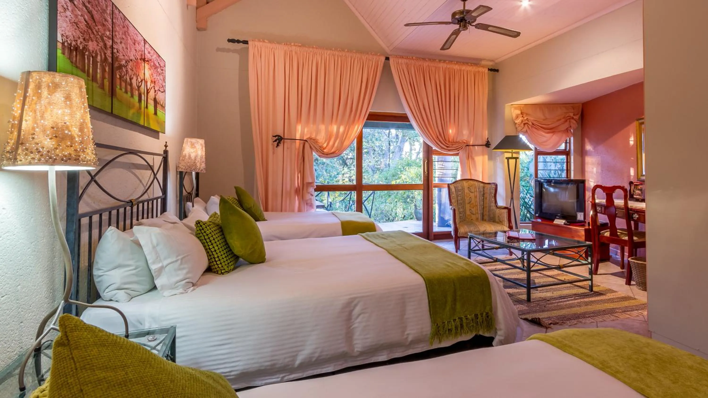 Photo of the whole room, Bed in Jörn's Gästehaus