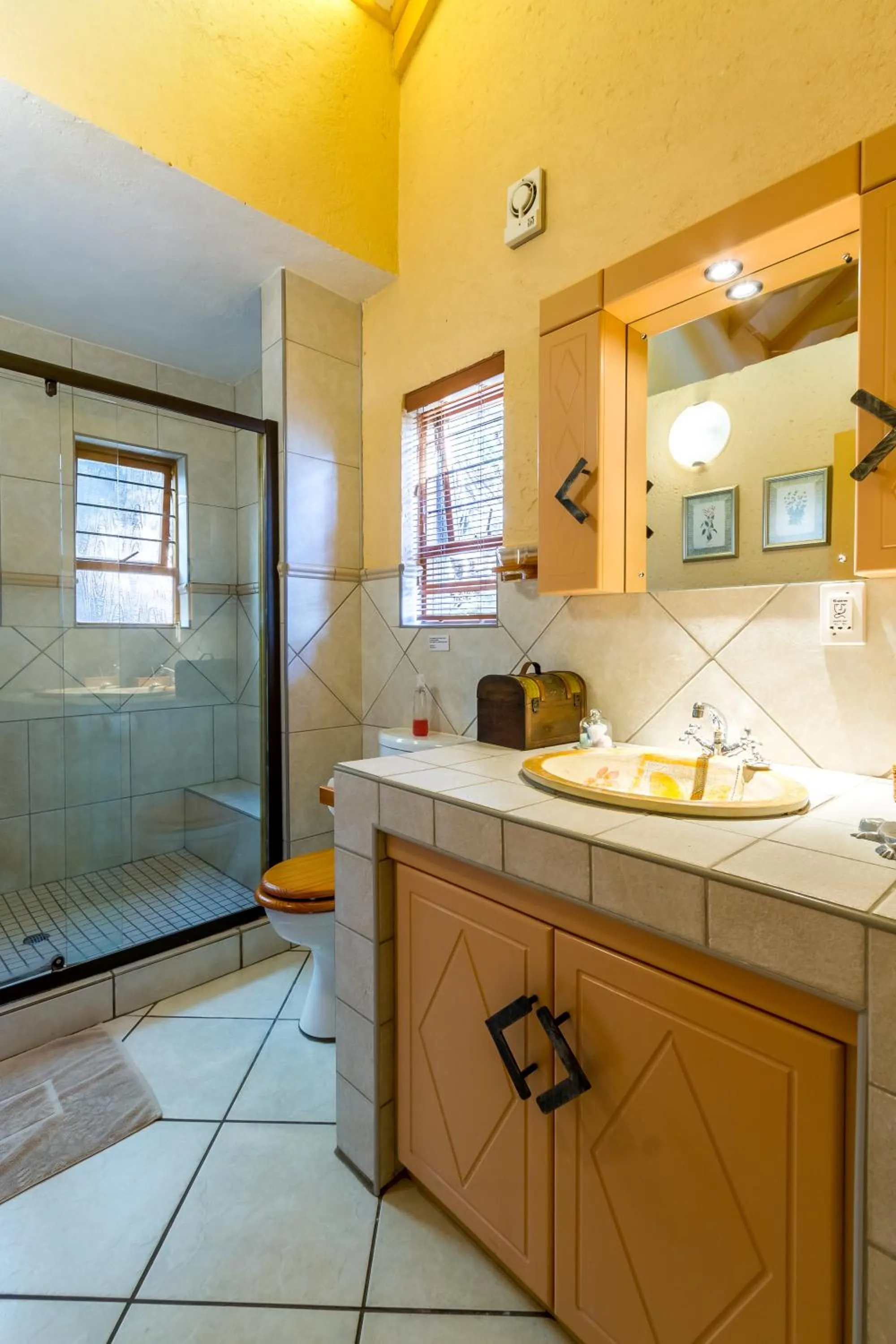 Bathroom in Jörn's Gästehaus