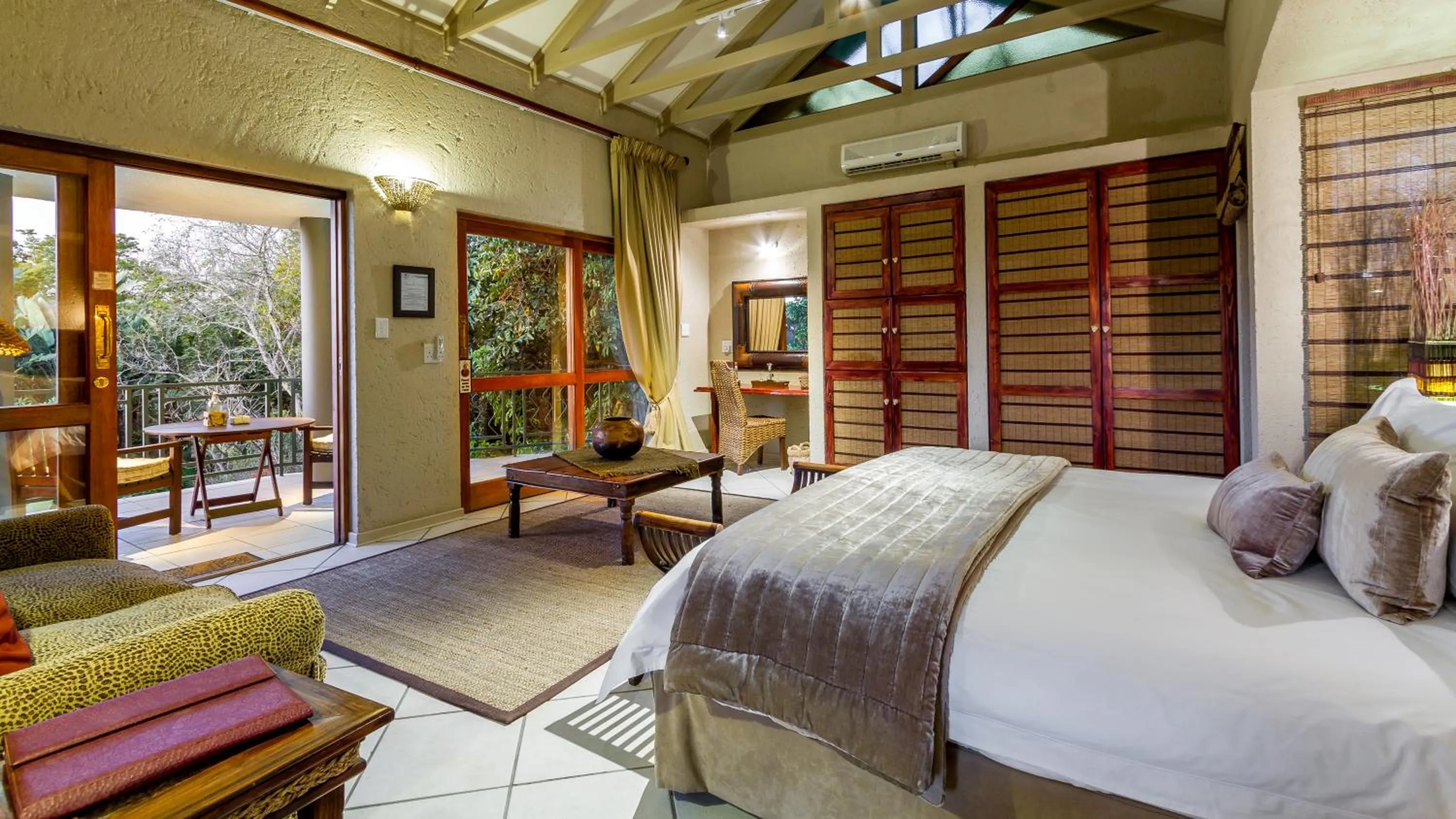 Photo of the whole room, Bed in Jörn's Gästehaus