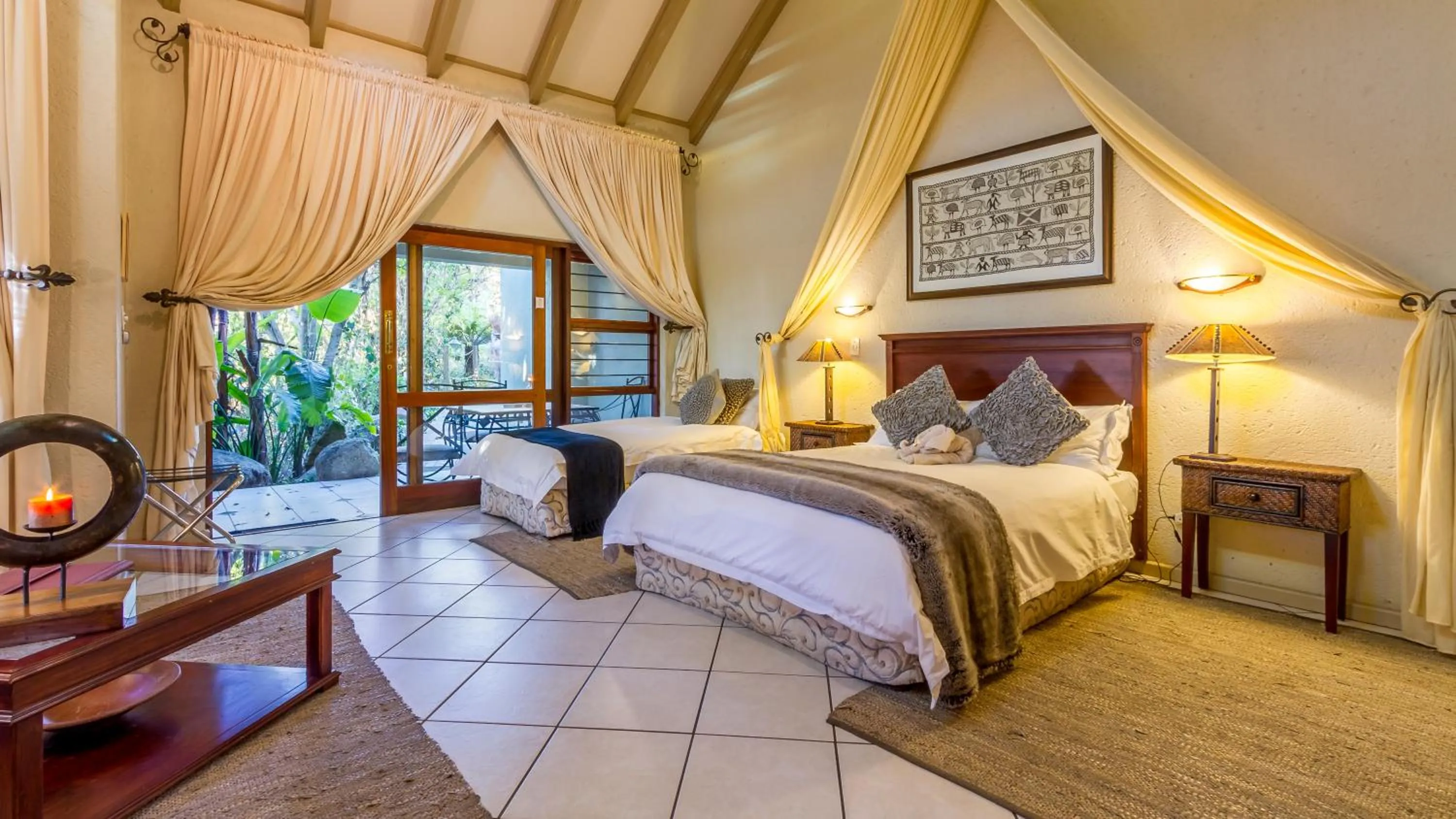 Photo of the whole room, Bed in Jörn's Gästehaus