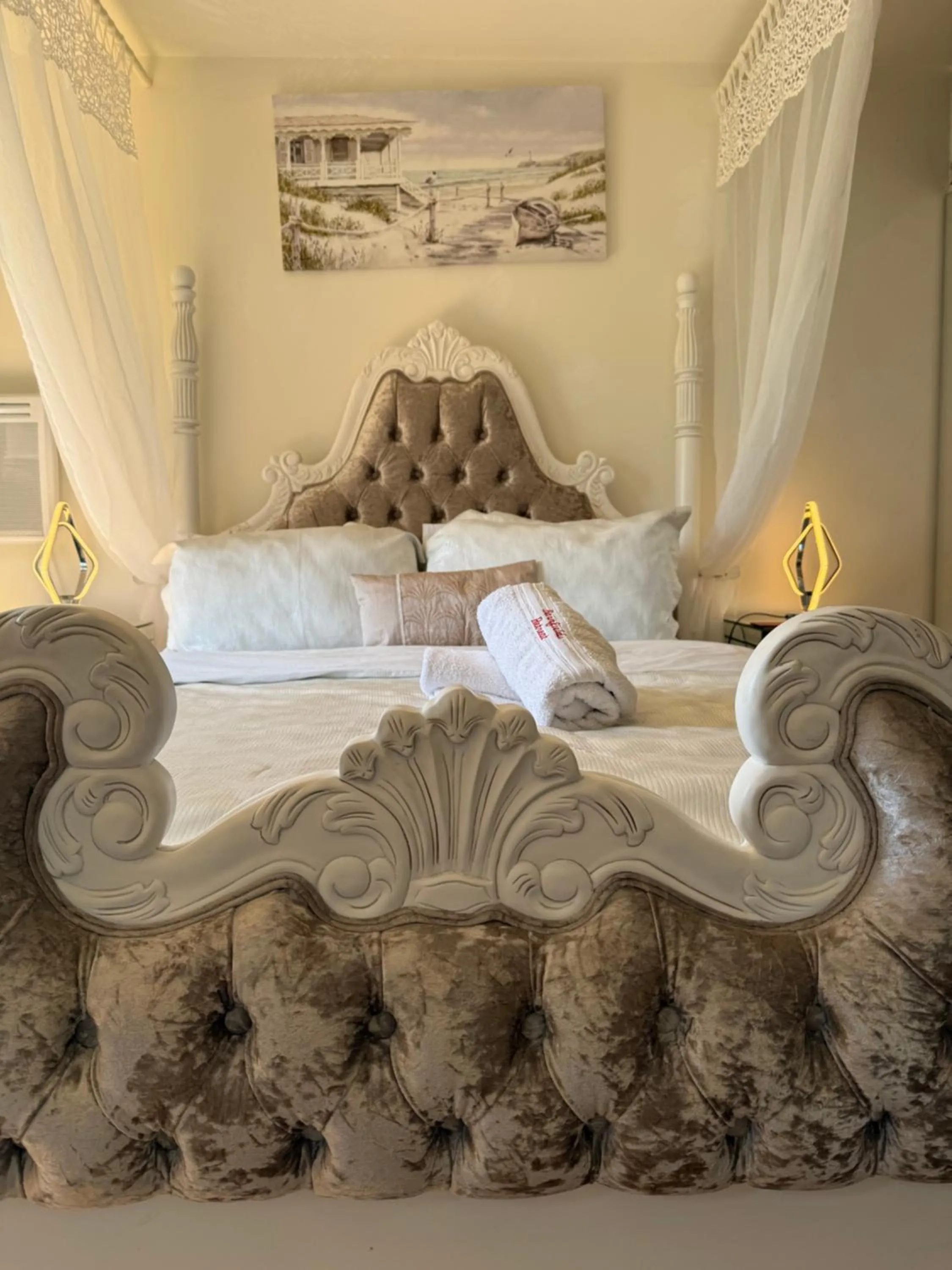 Bed in Barnfields Retreat