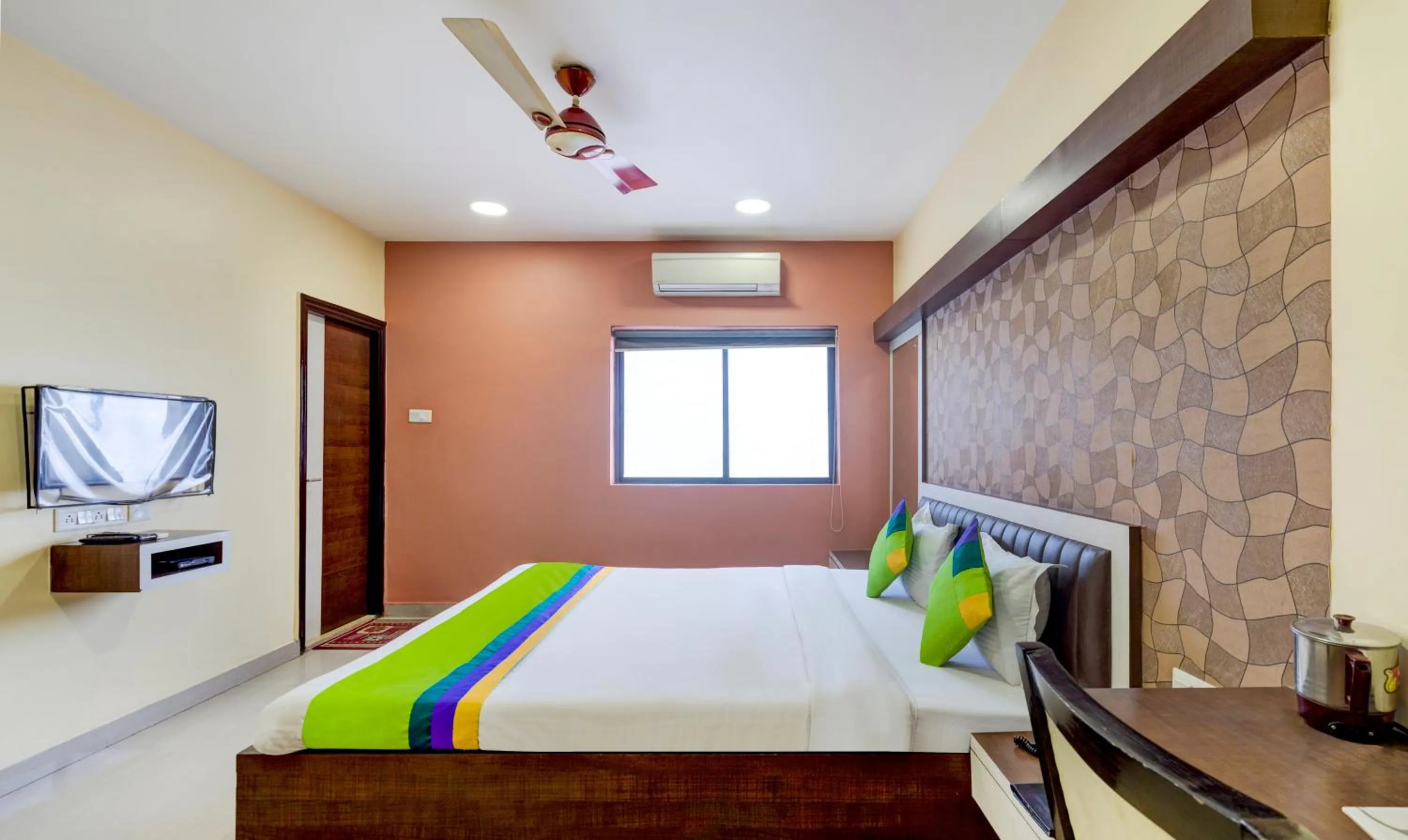 Bedroom, Bed in Treebo Pawan Putra, Kankurgachi