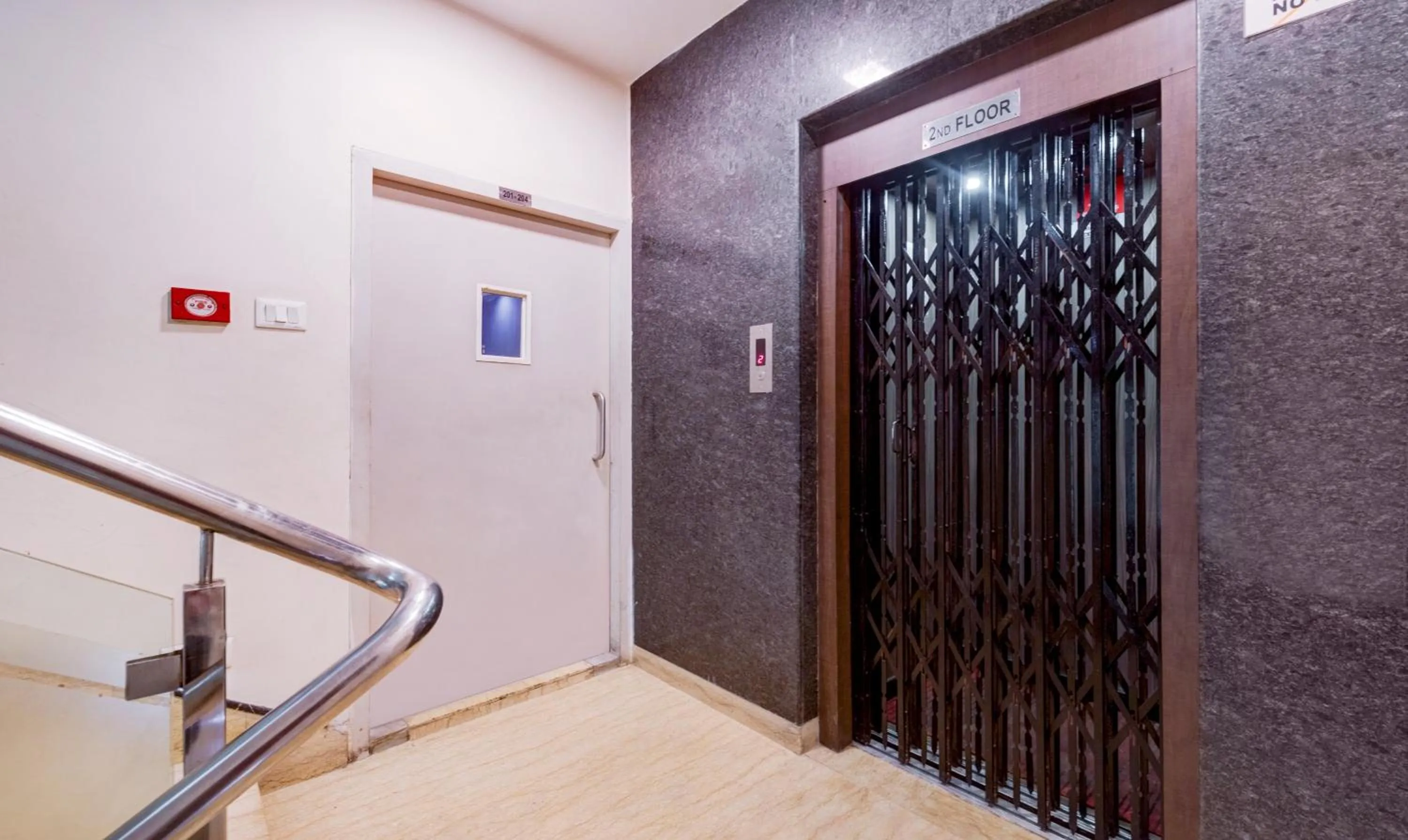 elevator in Treebo Pawan Putra, Kankurgachi