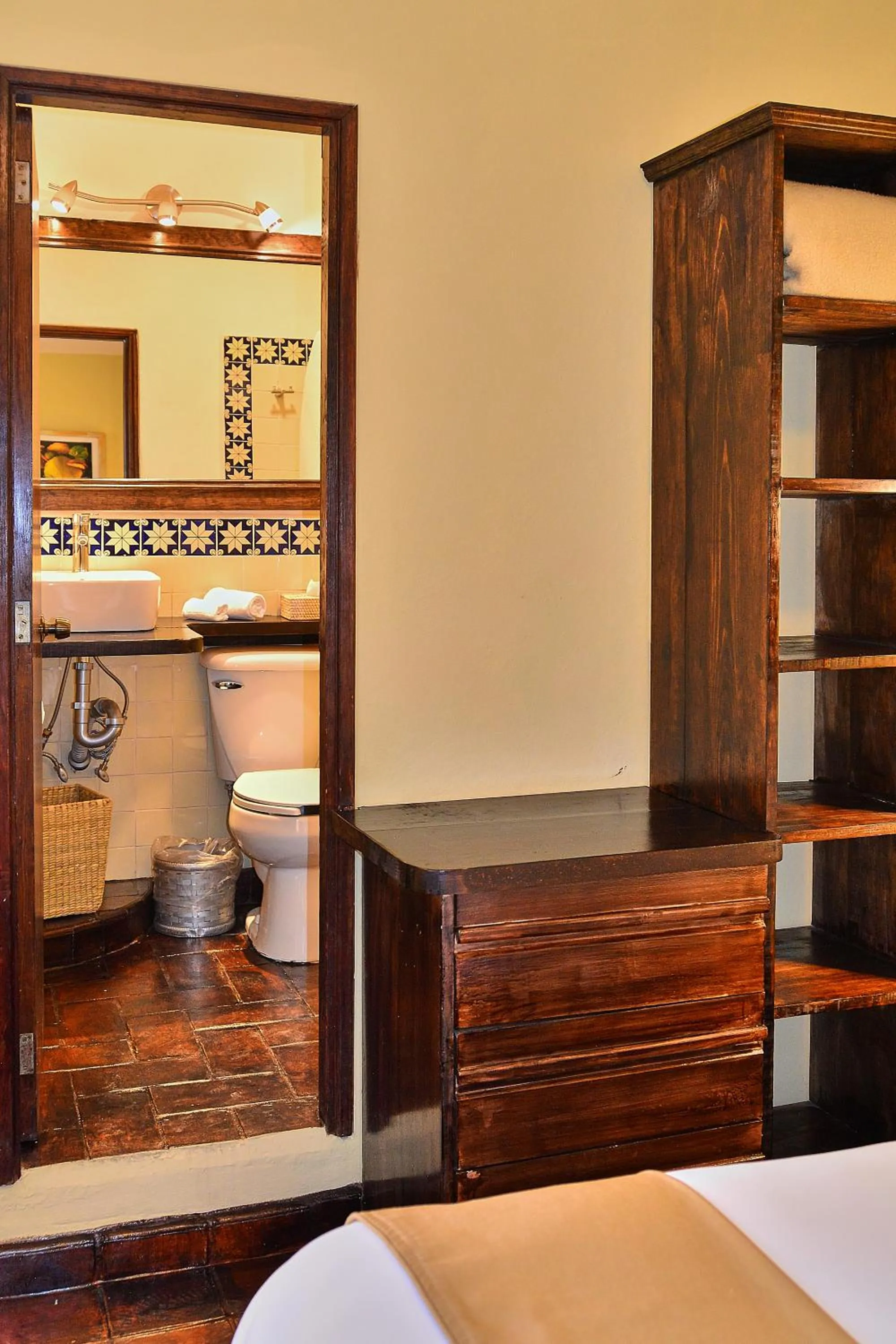 Photo of the whole room in Hotel Mesones 49